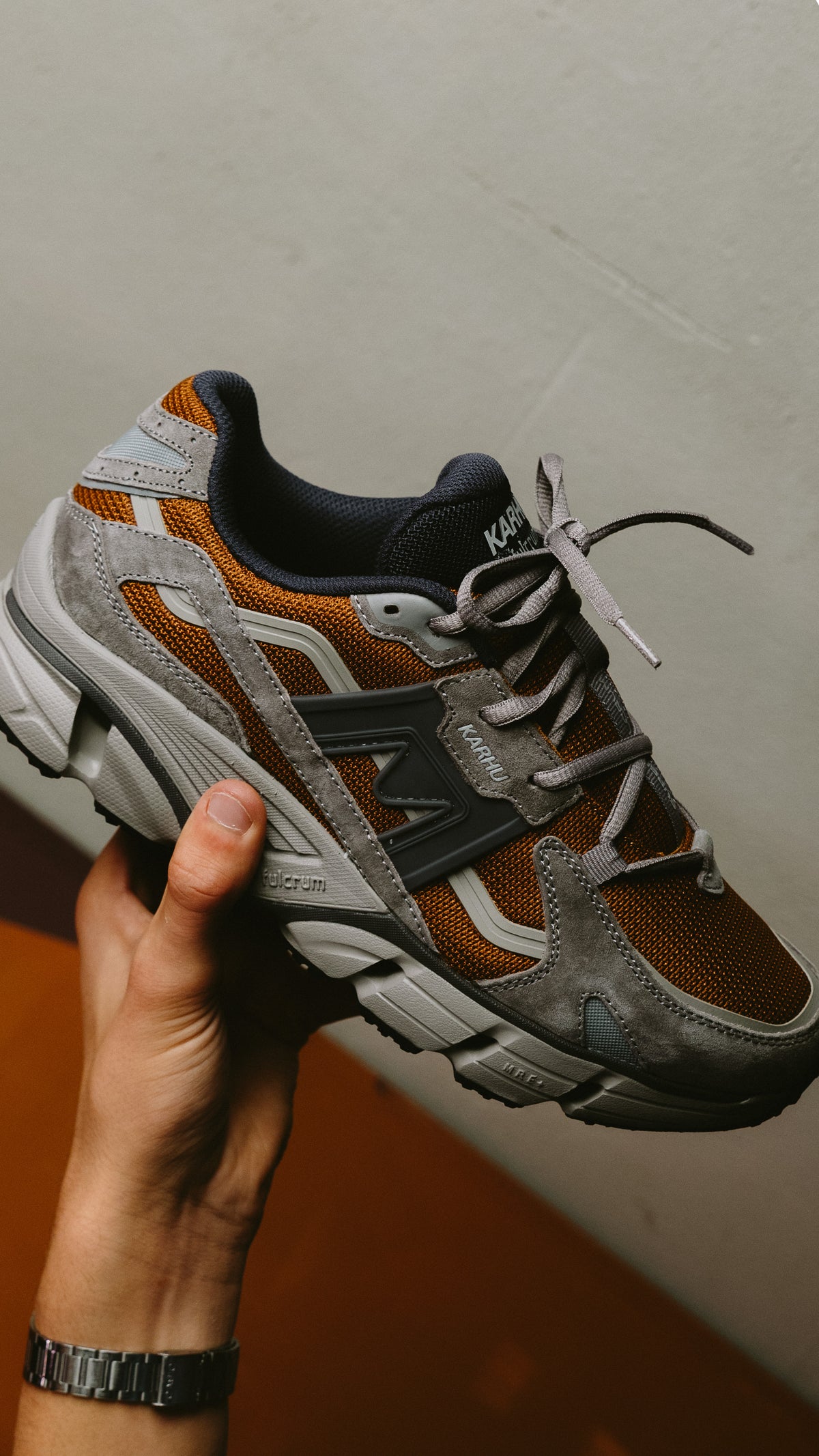 Karhu Super Fulcrum gray flannel subterranean