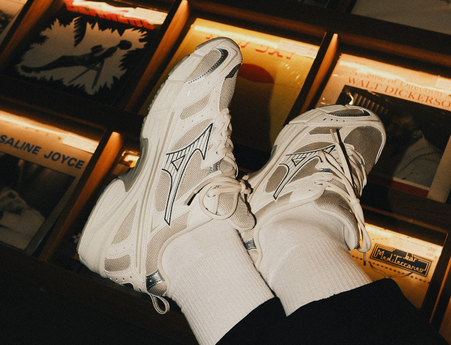 Mizuno MXR Casual summer sand pristine