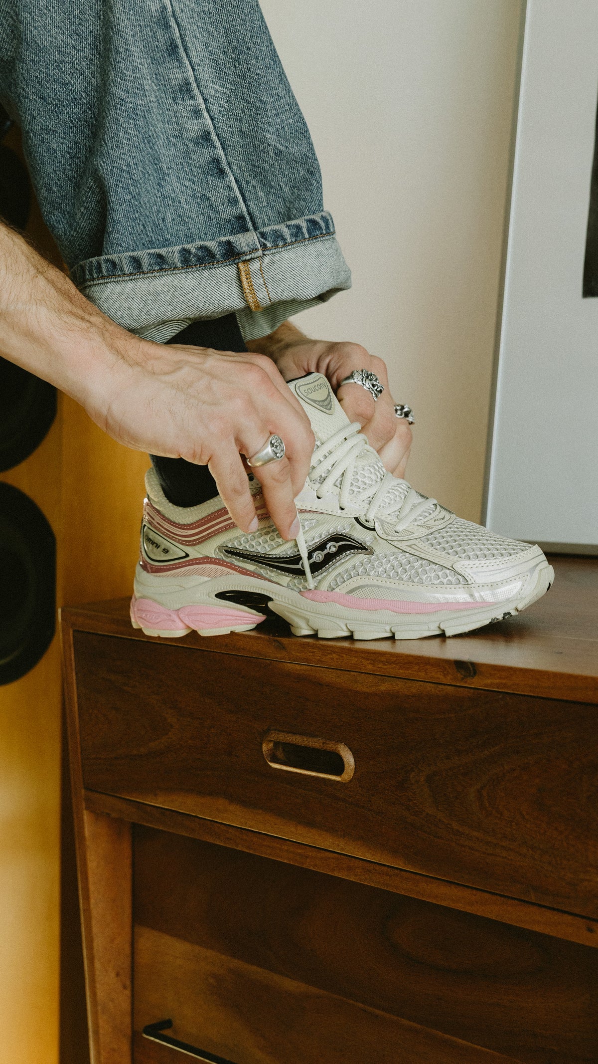Saucony Progrid Omni 9 eggshell touch