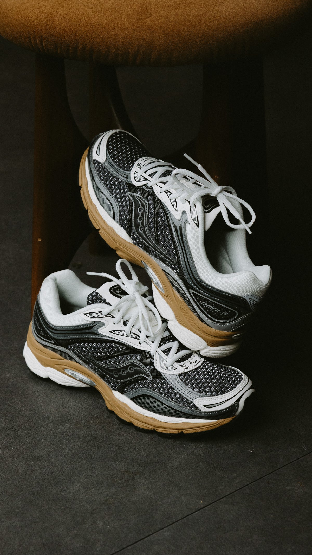 Saucony Progrid Omni 9 gunmetal cider