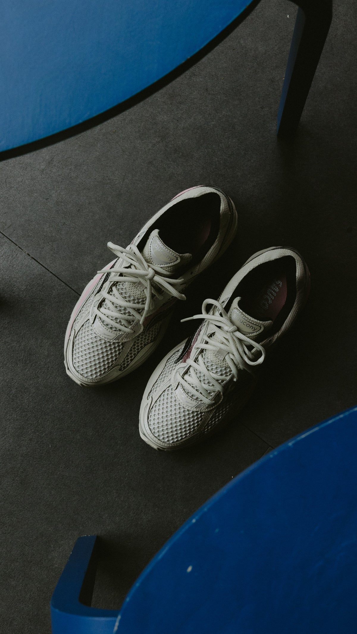 Saucony Progrid Omni 9 eggshell touch