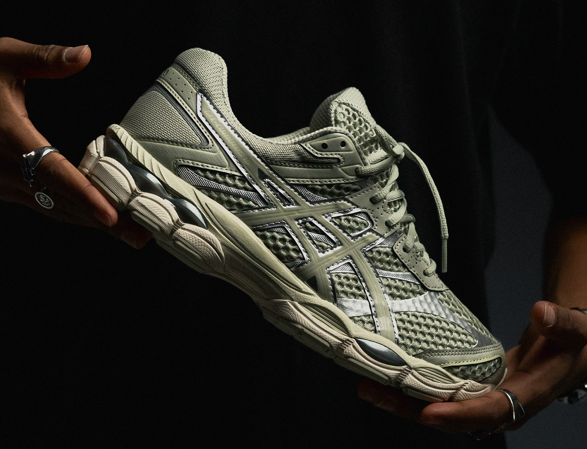 Asics Gel-Cumulus 16 dried leaf green