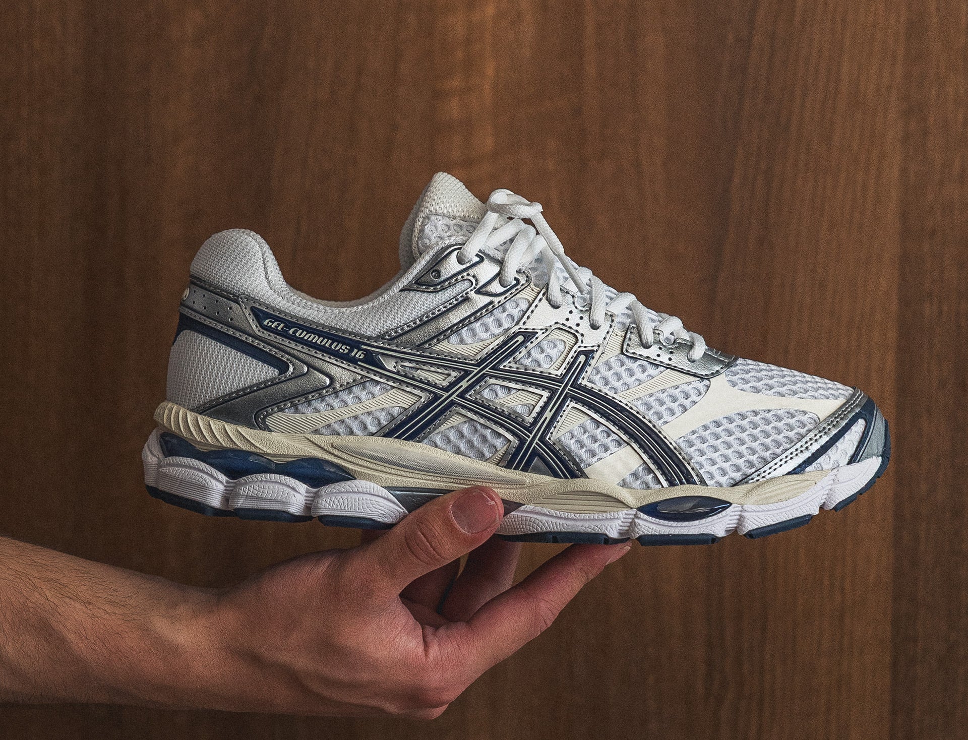 Asics Gel-Cumulus 16 white midnight