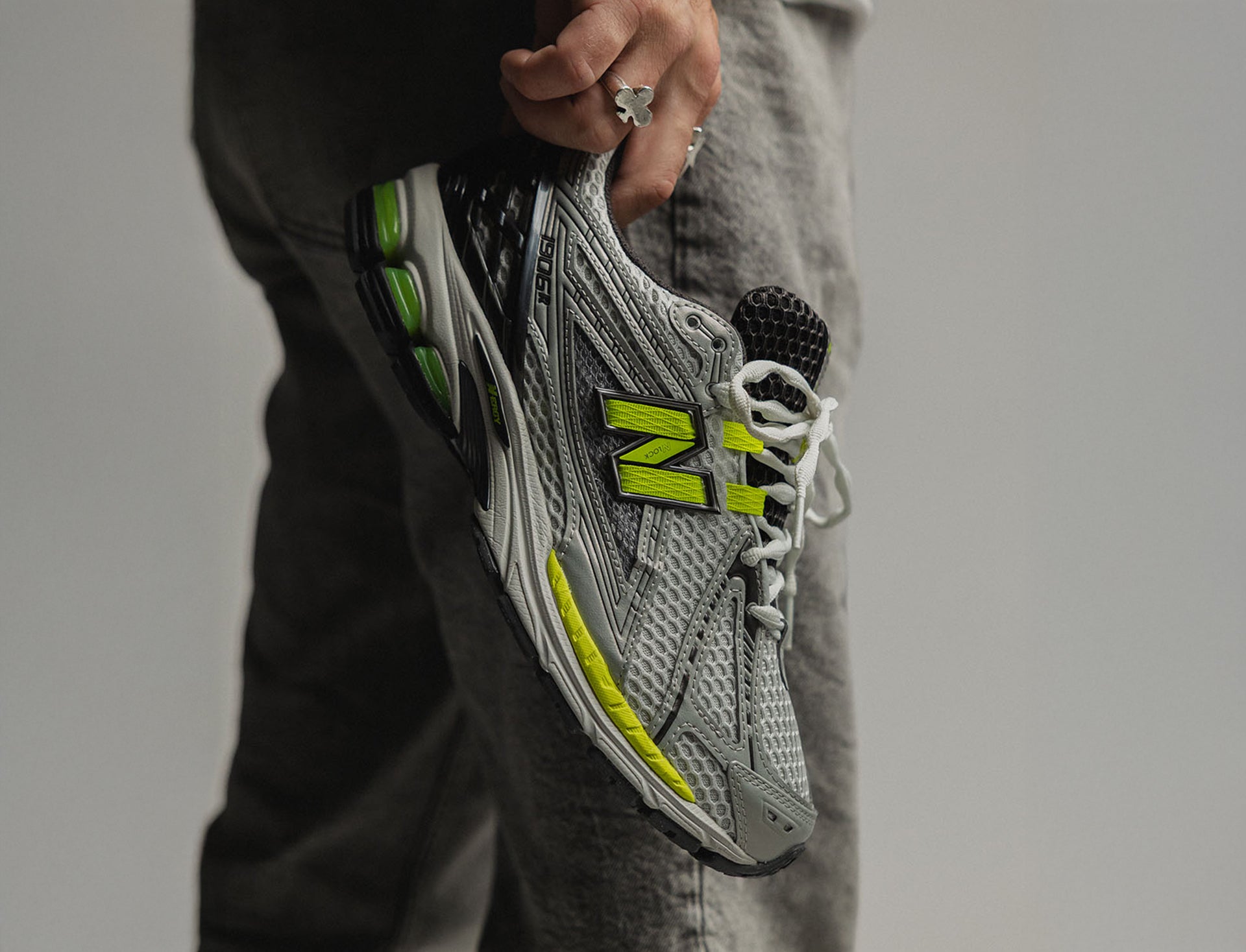 New Balance 1906R light silver metallic alkaline green