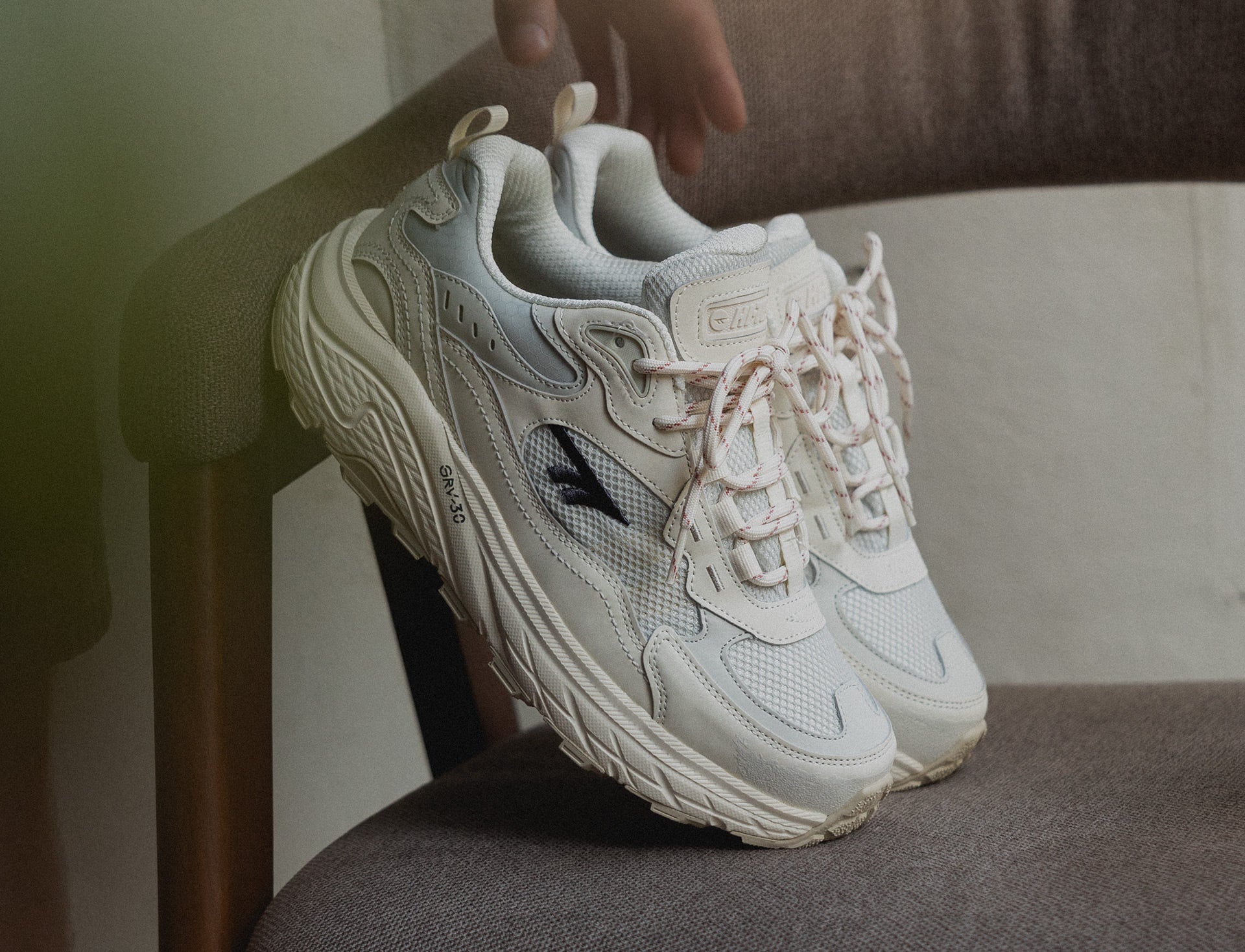 Hi-Tec Eastend WP ‘Japan Line’ Pack off white