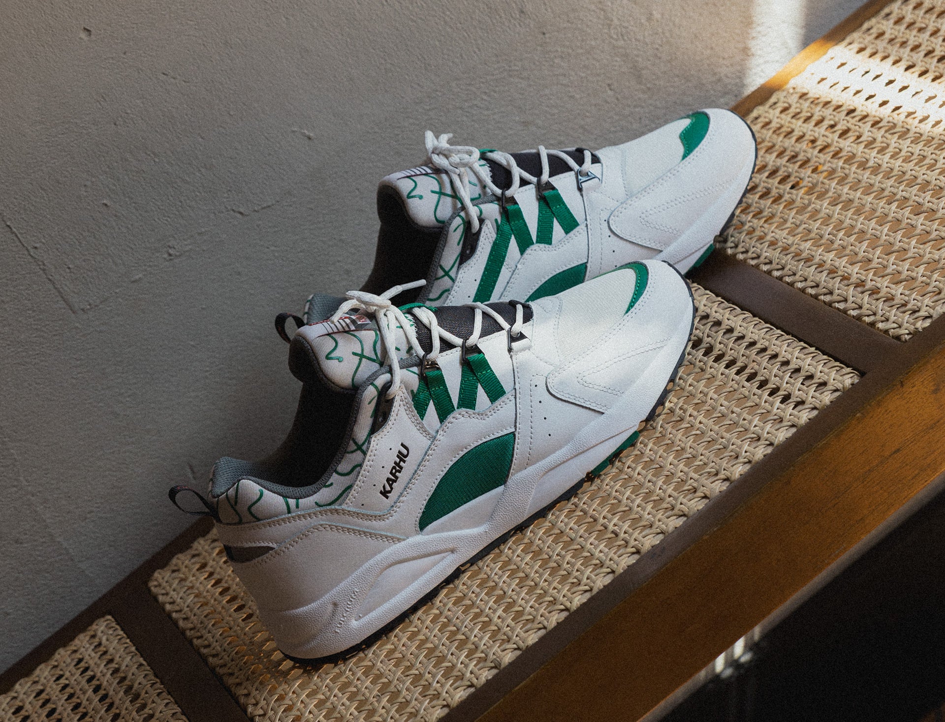 Karhu Fusion 2.0 OG white ultramarine green