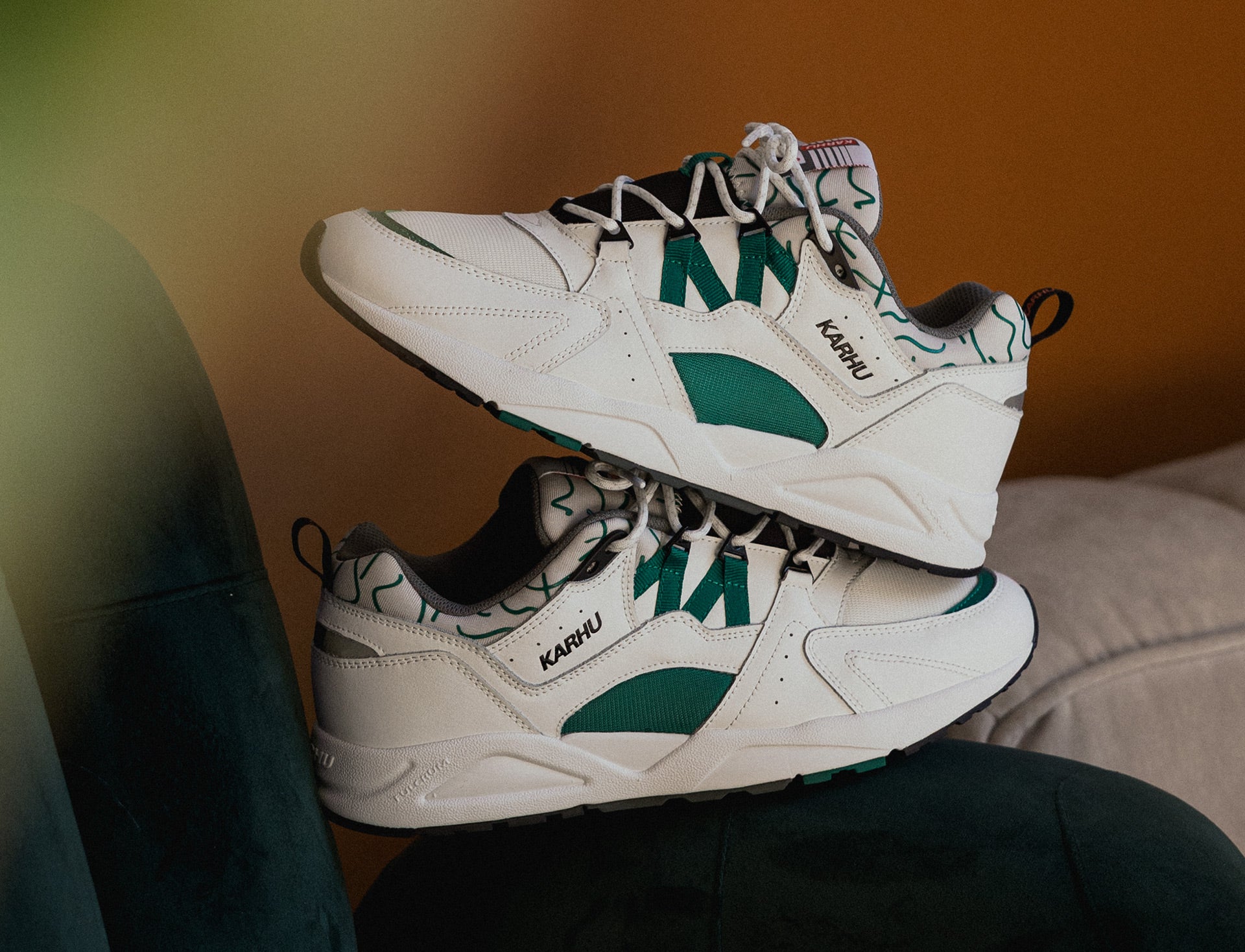 Karhu Fusion 2.0 OG white ultramarine green