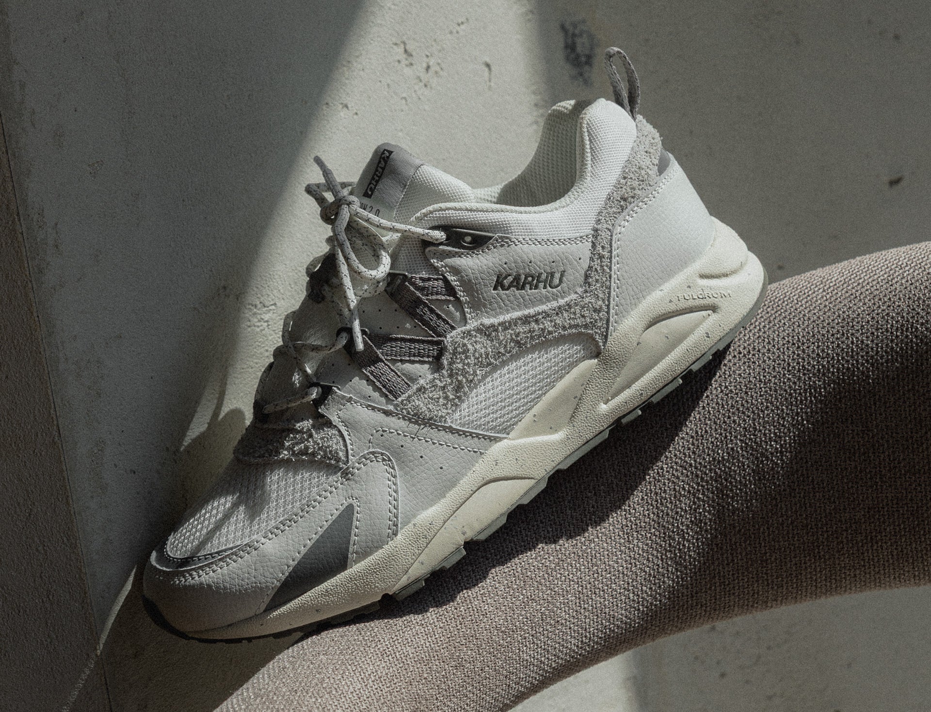 Karhu Fusion 2.0 blanc de blanc hematite