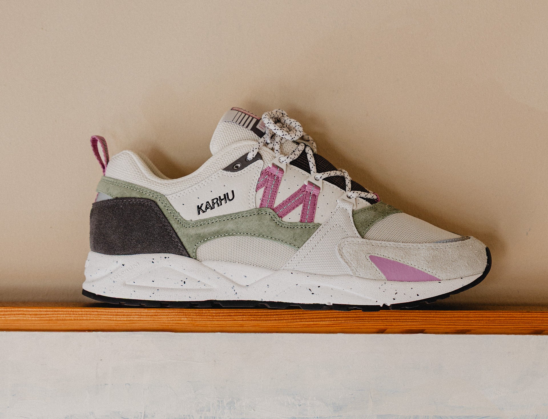 Karhu Fusion 2.0 dark gull gray lilas