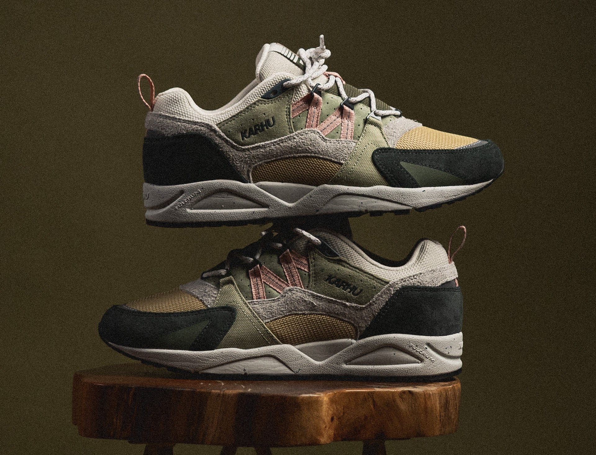 Karhu Fusion 2.0 darkest spruce cameo rose
