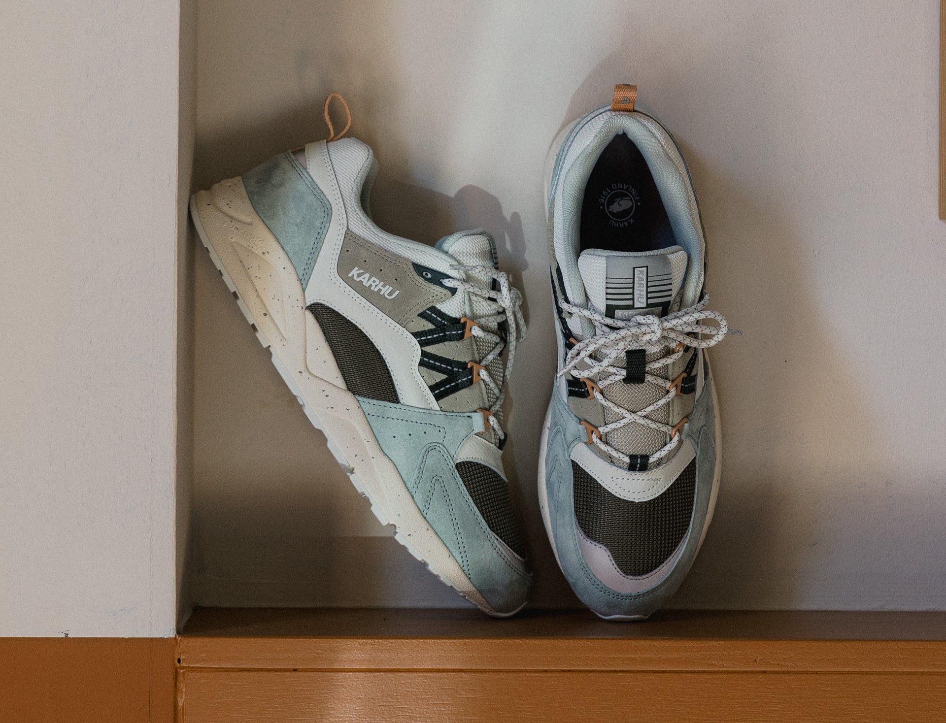 Karhu Fusion 2.0 sea foam pineneedle