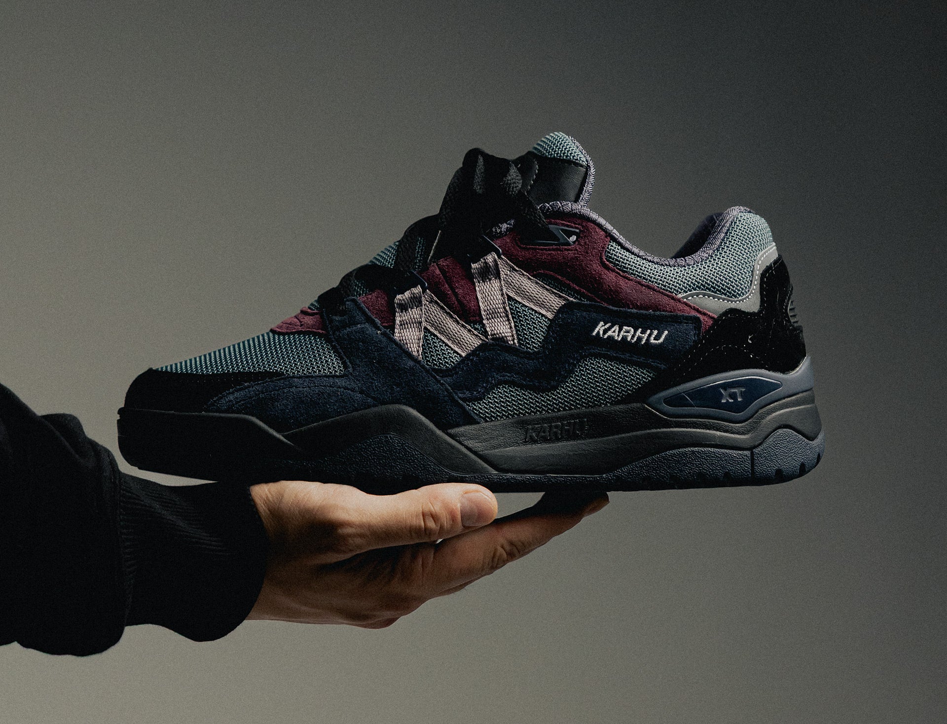 Karhu Fusion XT jet black gull