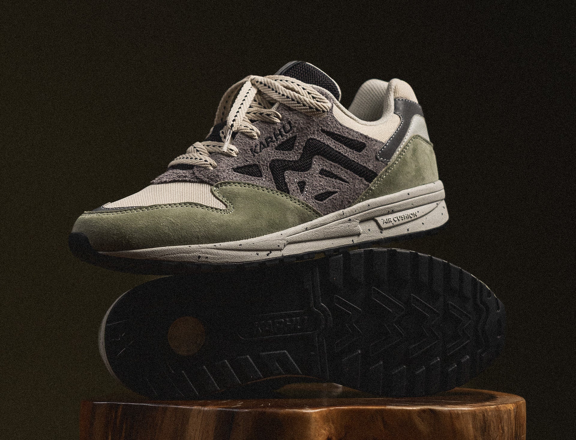 Karhu Legacy 96 Tea Jet Black