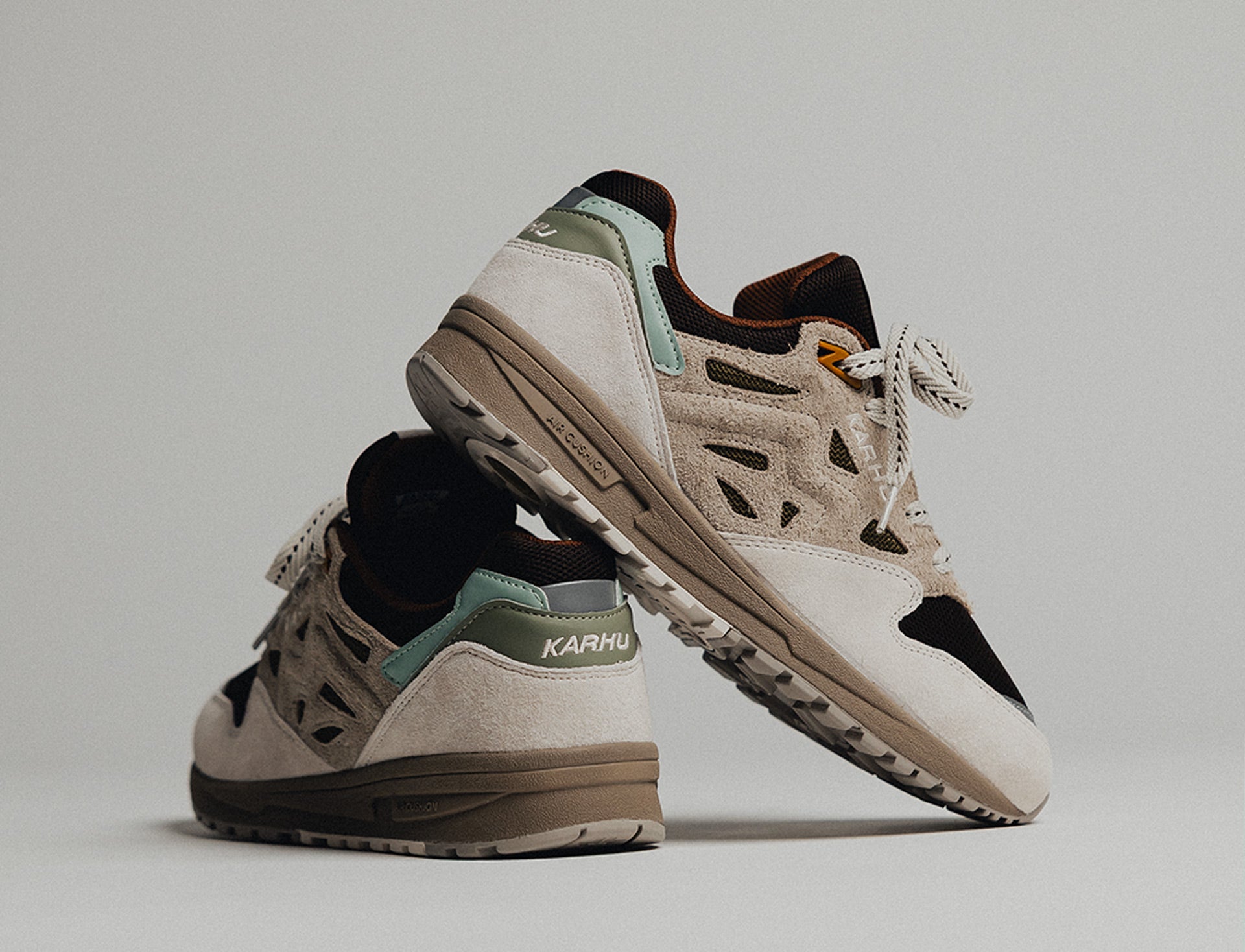 Karhu Legacy 96 white sand beech