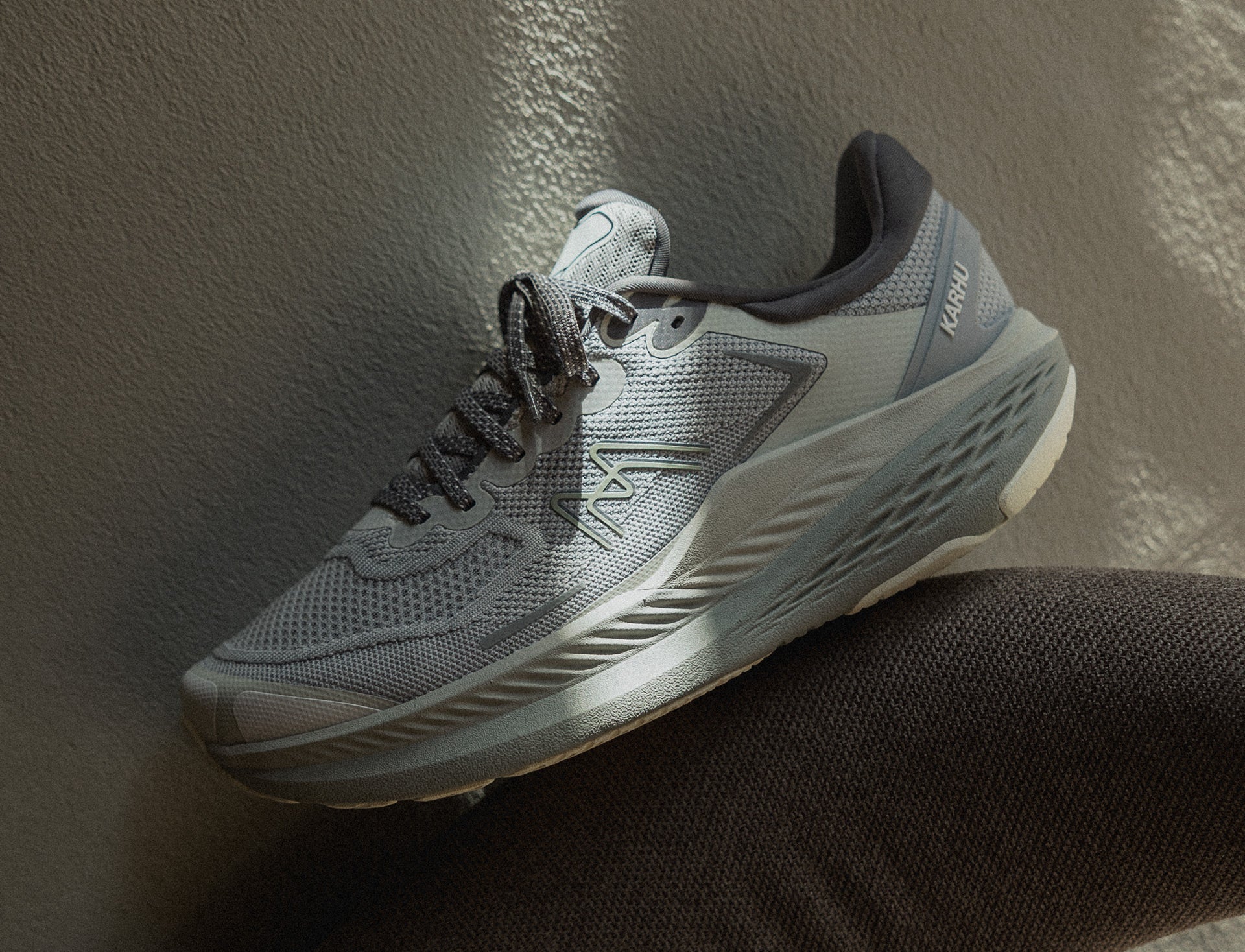 Karhu Mestari Run LS drizzle alfalfa
