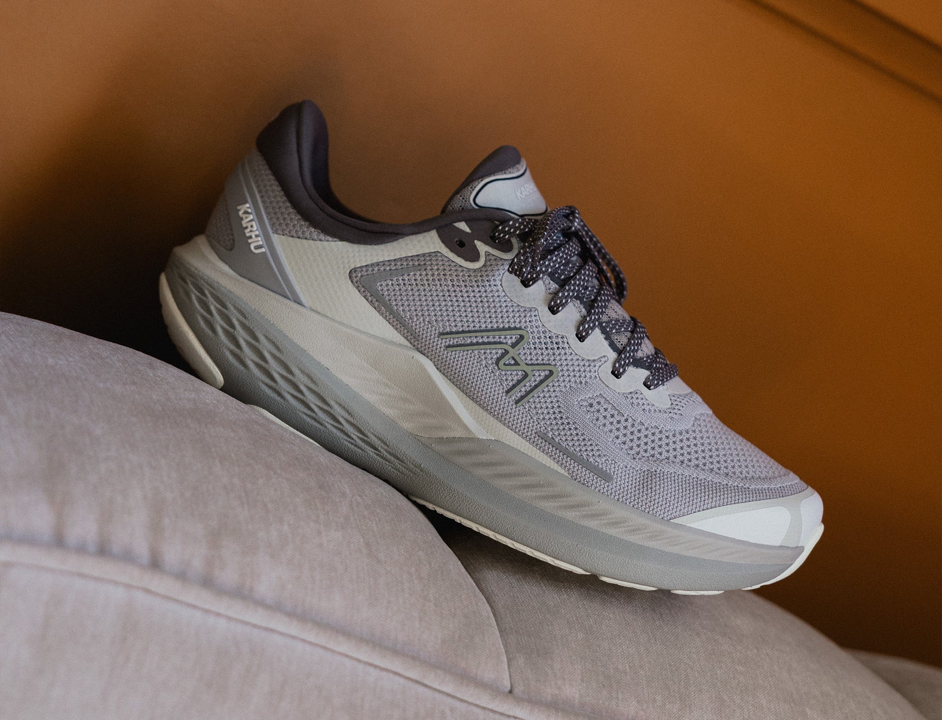 Karhu Mestari Run LS drizzle alfalfa
