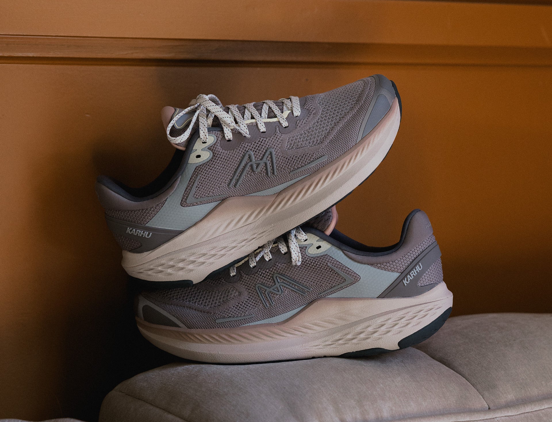 Karhu Mestari Run LS steeple gray highrise