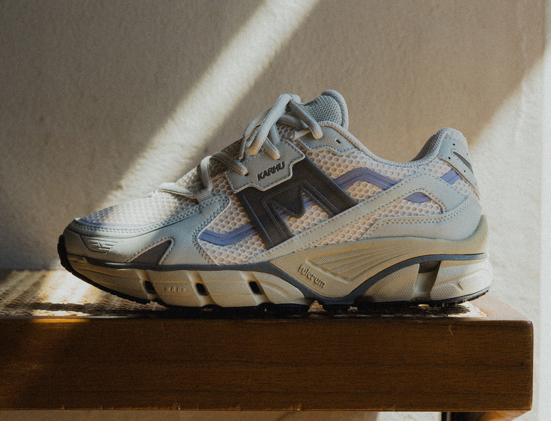 Karhu Super Fulcrum foggy dew hematite
