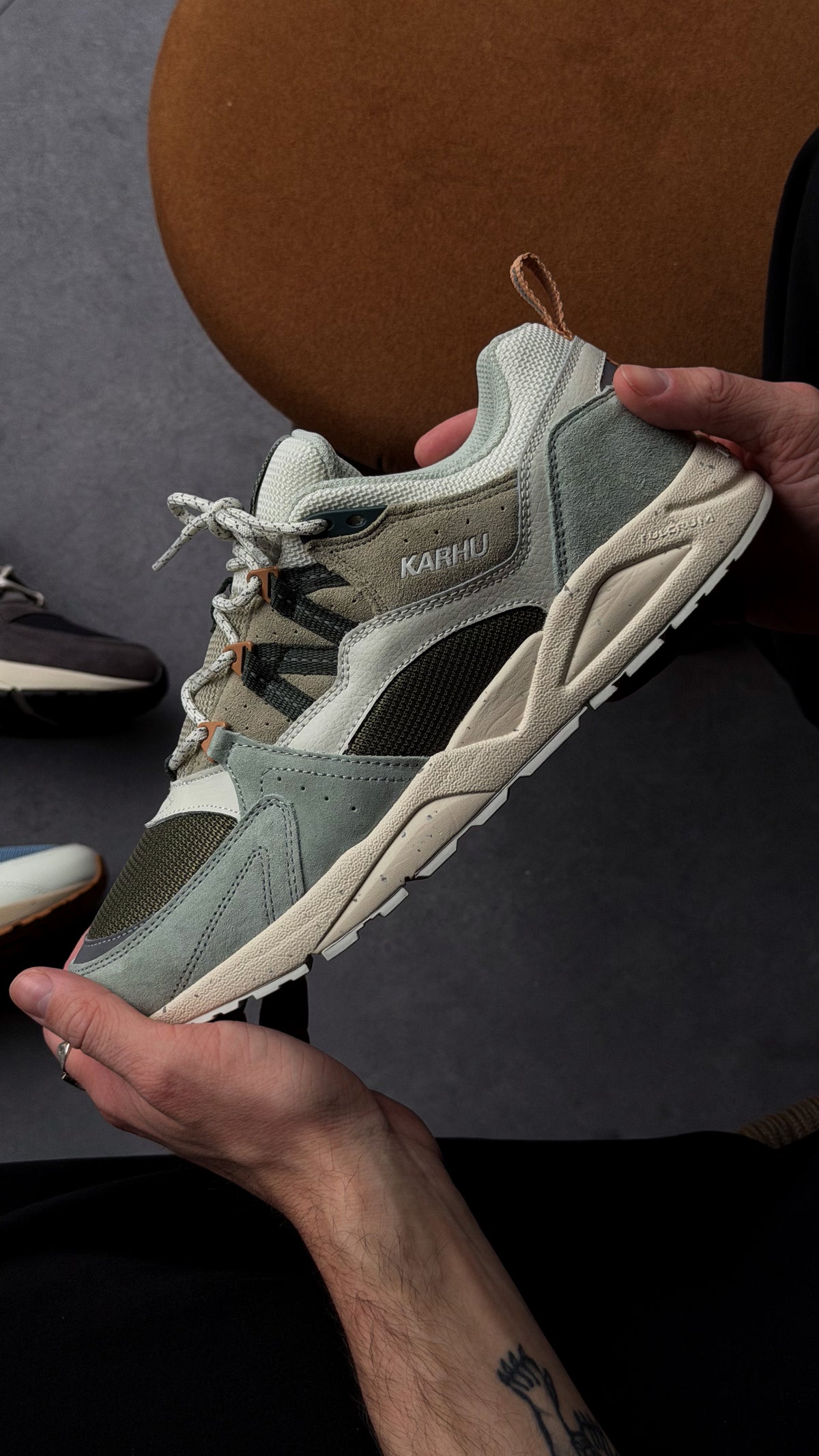 Karhu Fusion 2.0 sea foam pineneedle