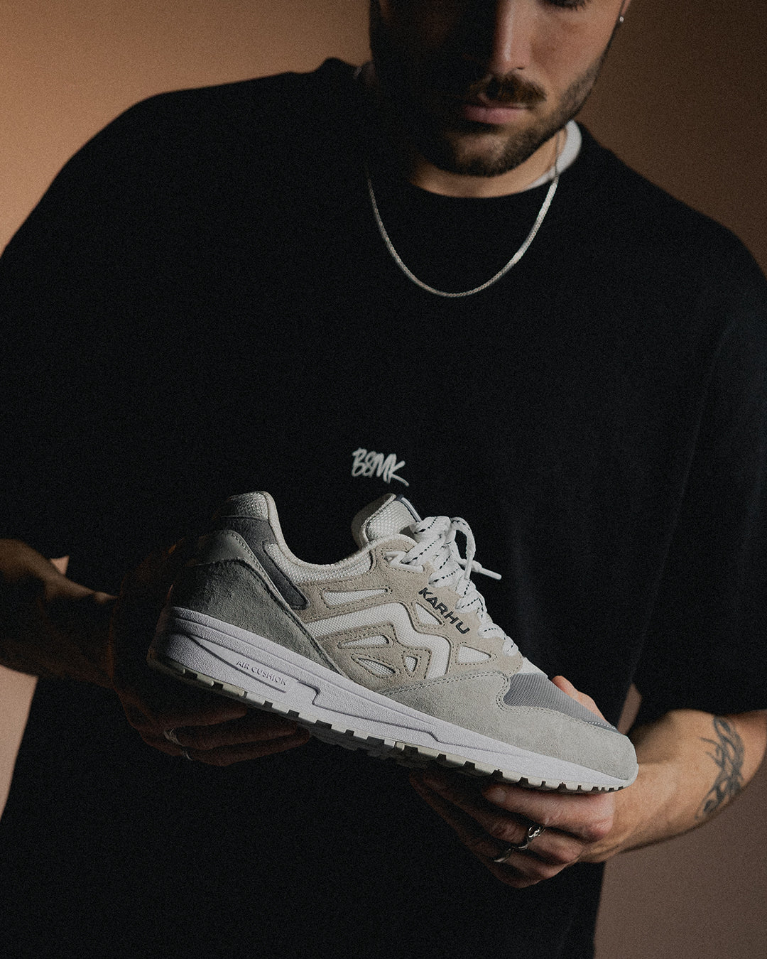 Karhu Legacy 96 dawn blue bright white
