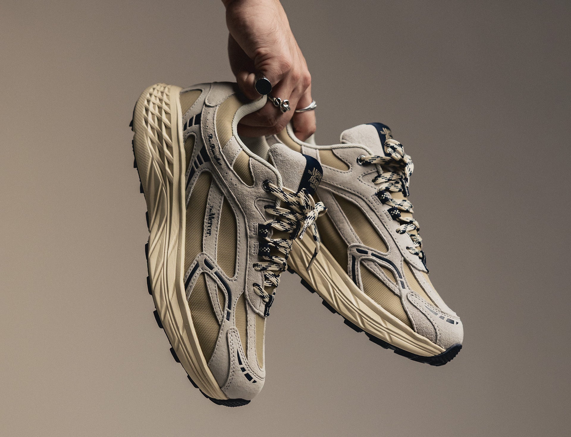 Mercer The Re-Run Max Nubuck sand