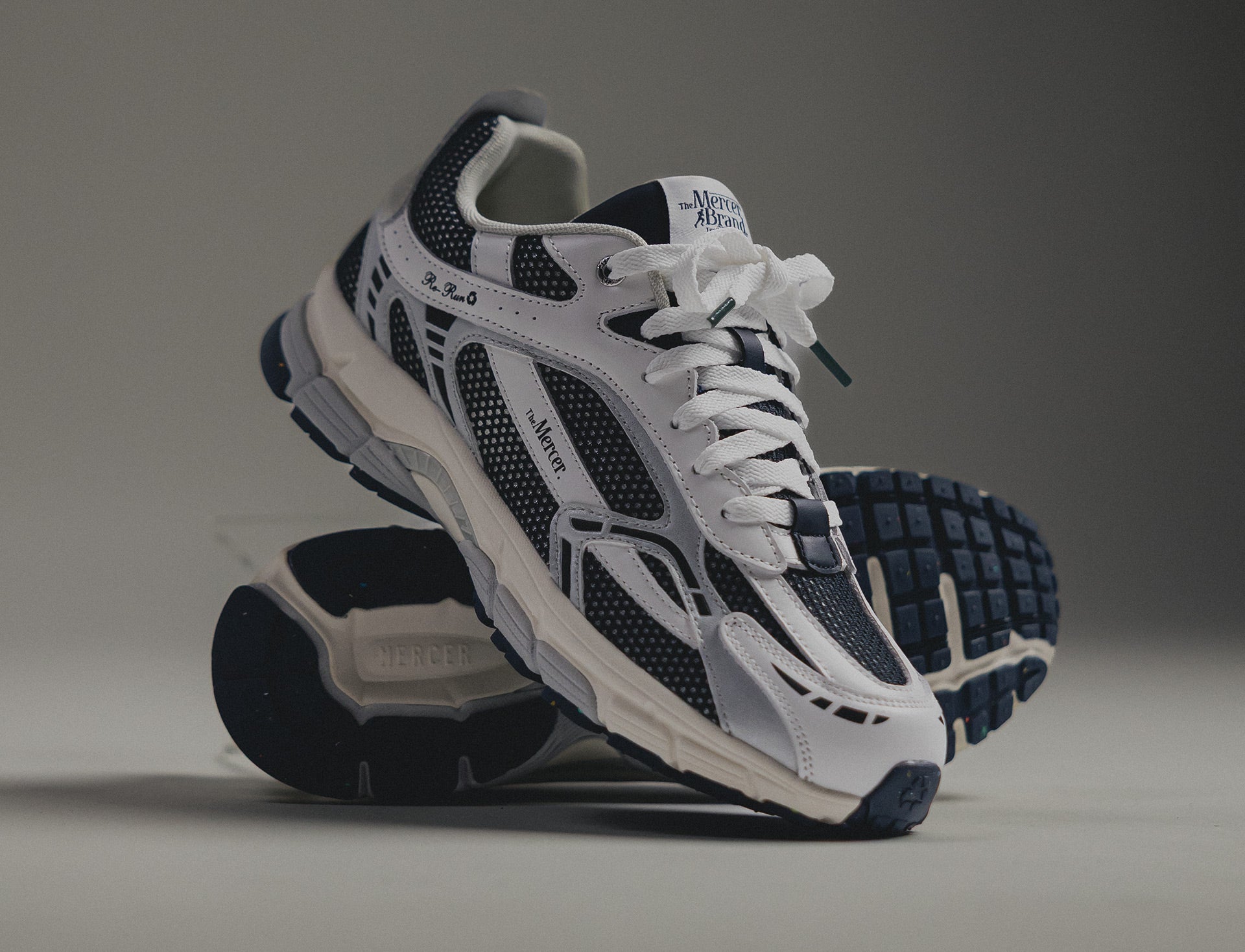 Mercer The Re-Run White Silver navy