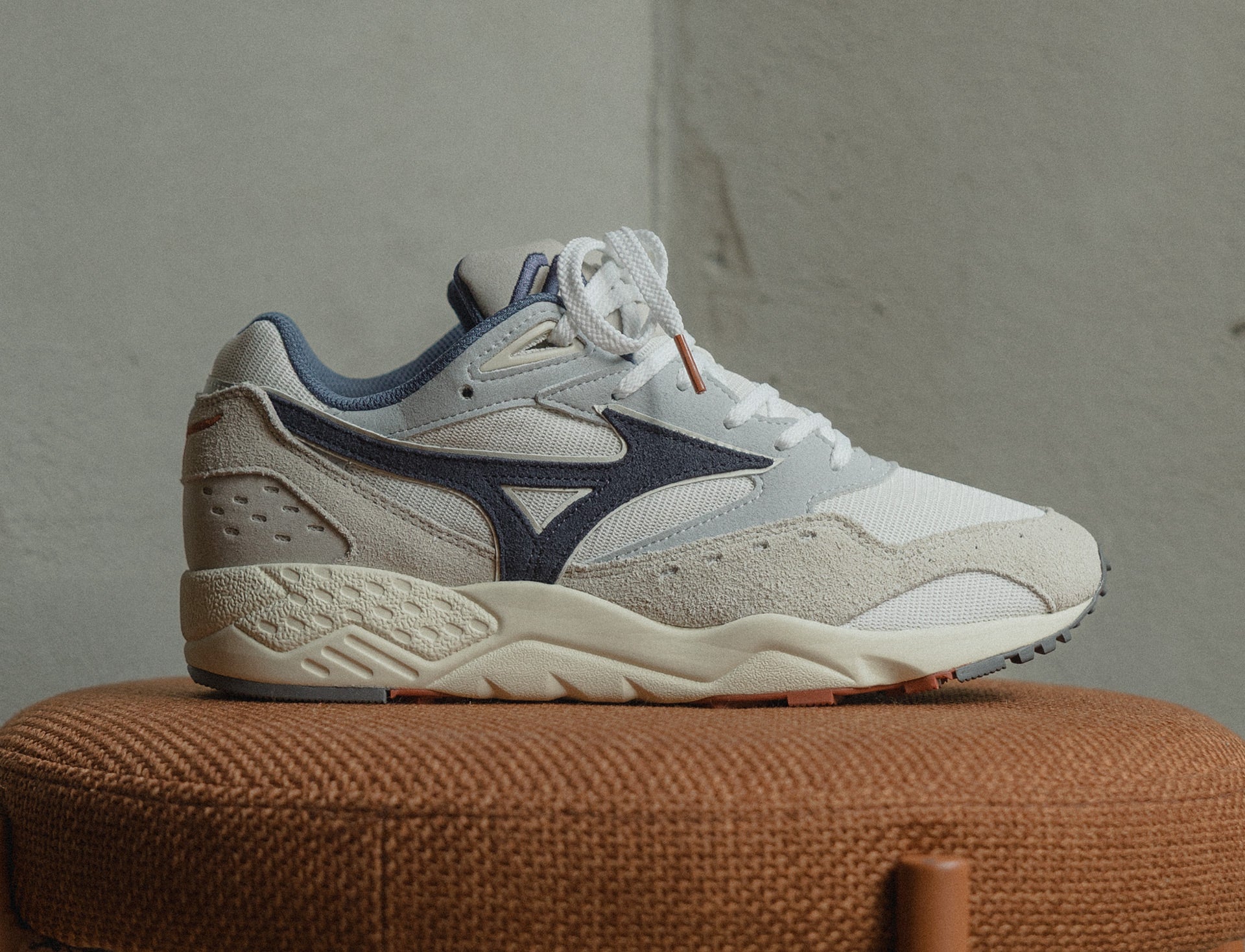 Mizuno Contender snow white graphite