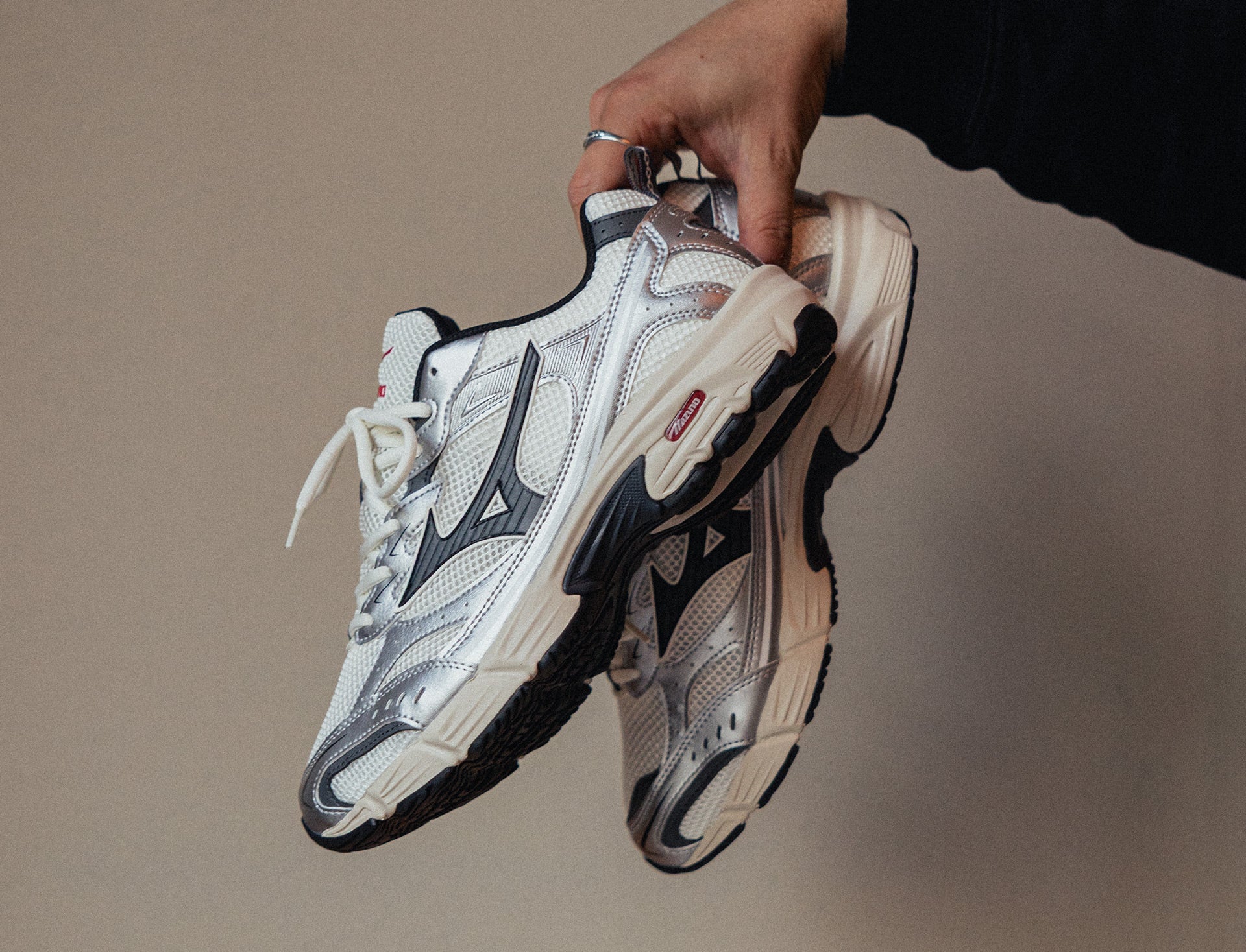 Mizuno MXR Sport snow white magnet silver