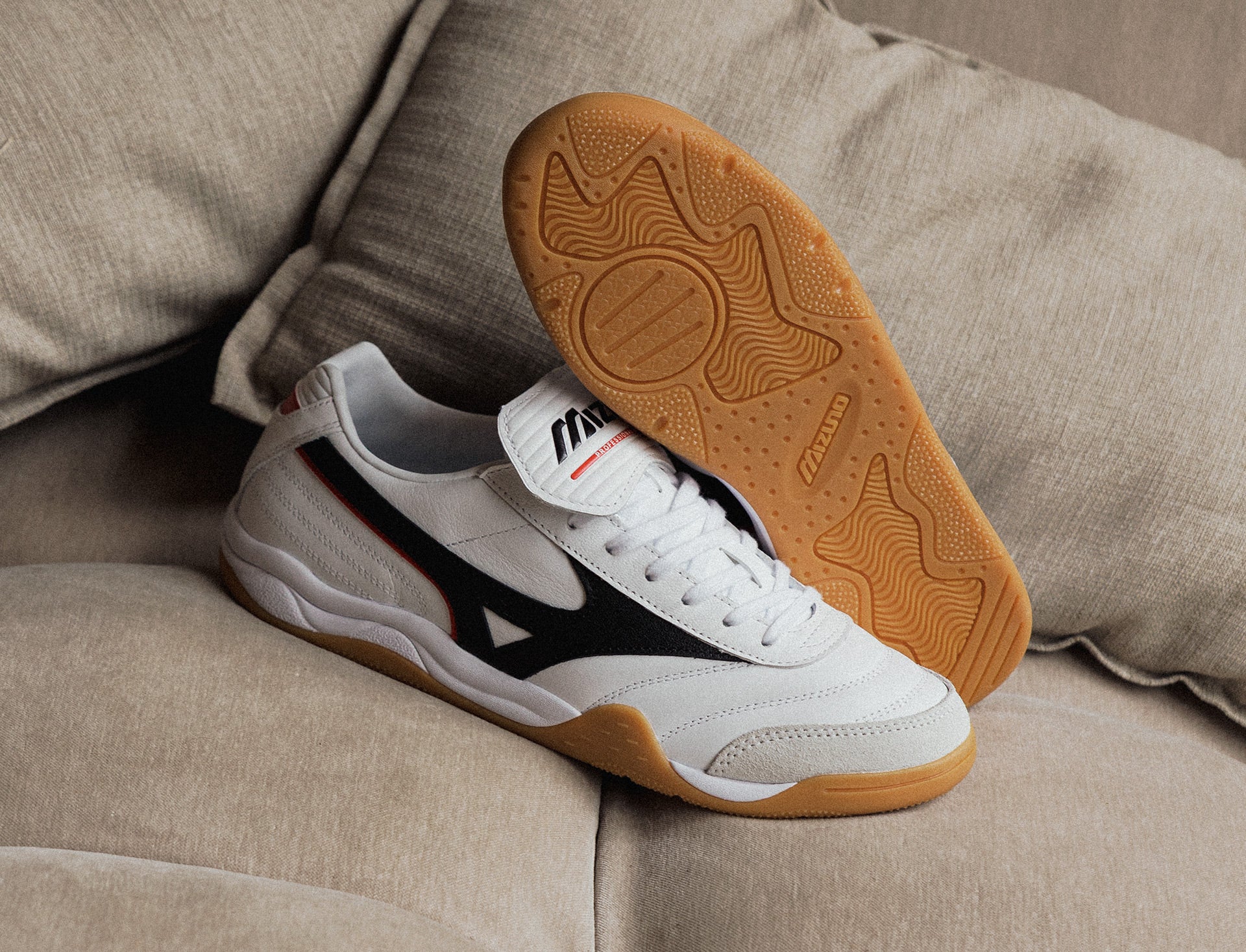Mizuno Morelia LS white black chinese red