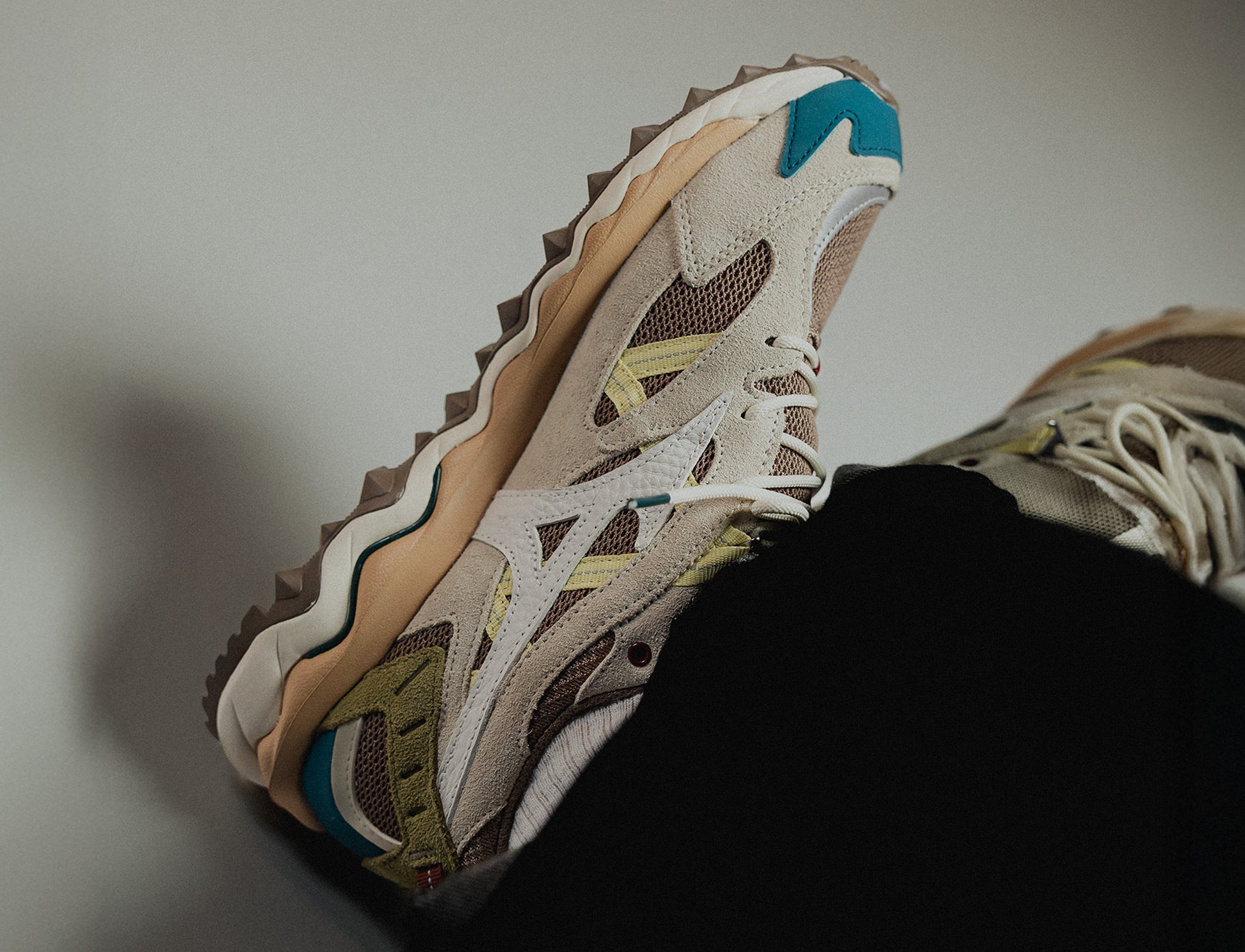 Mizuno Wave Mujin TL fossil snow white summer sand