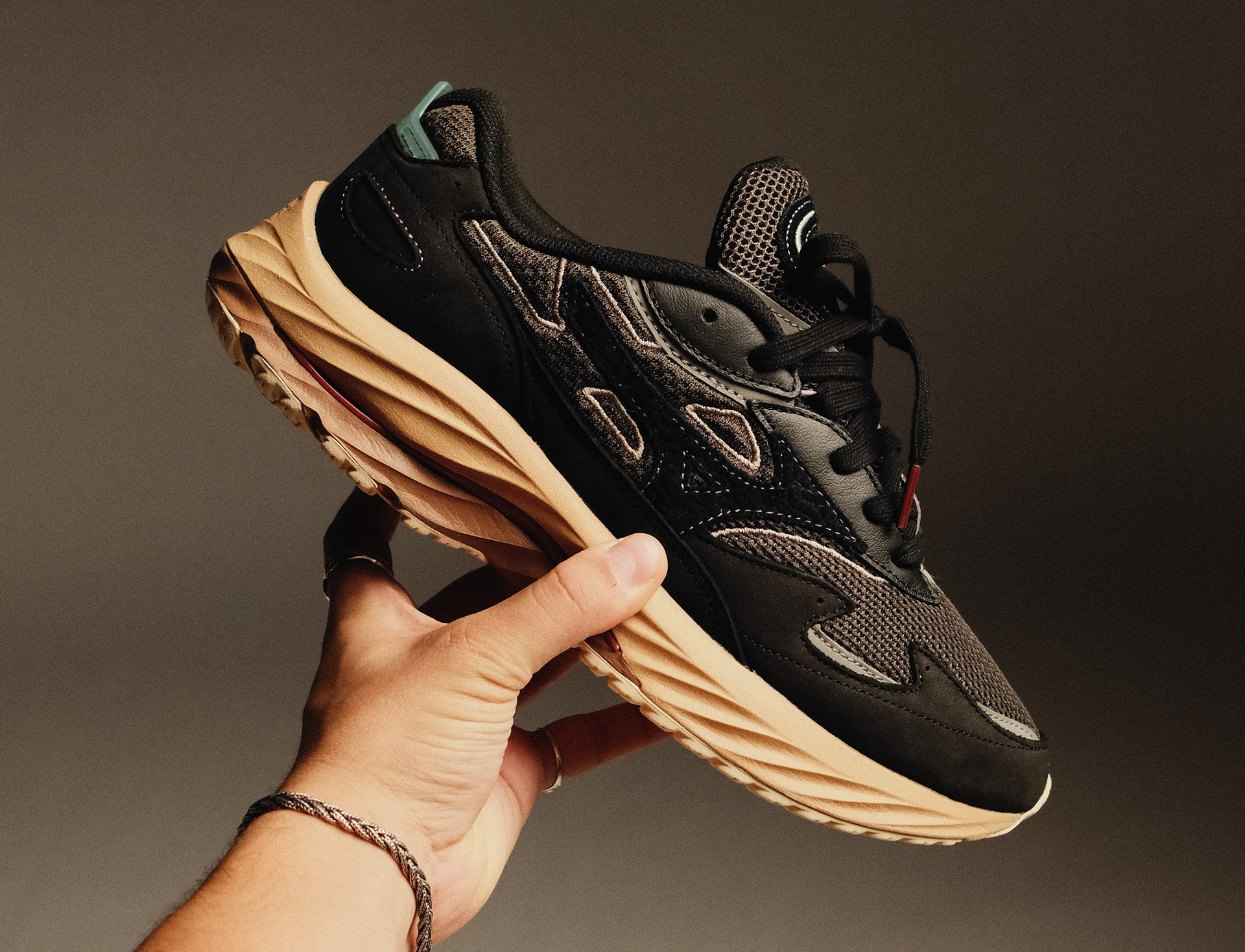 Mizuno Wave Rider B Premium black sand black latte