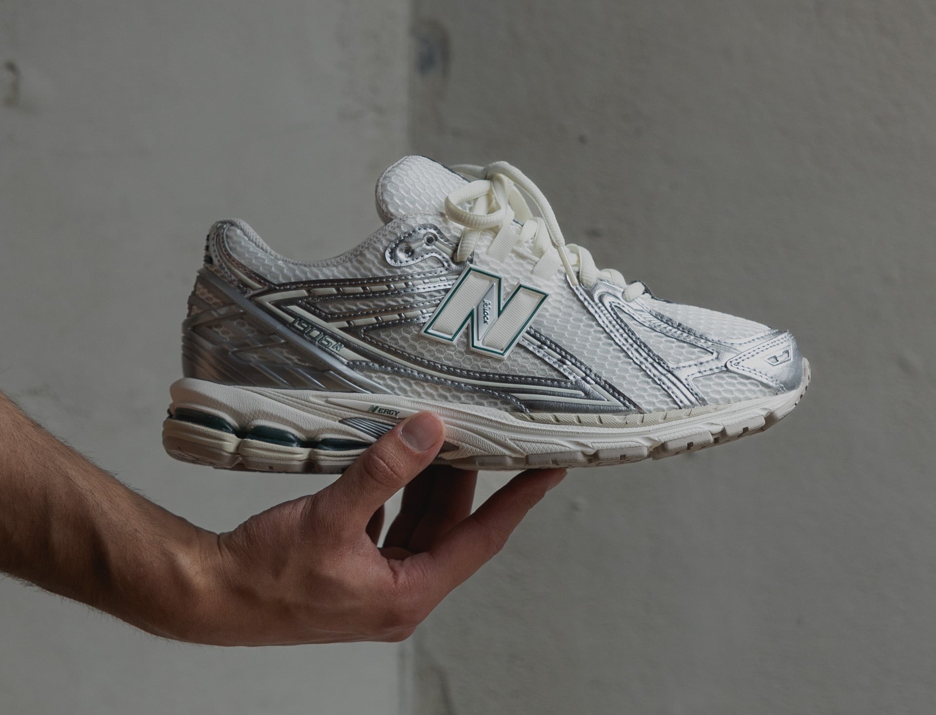 New Balance 1906R silver metallic sea salt new spruce