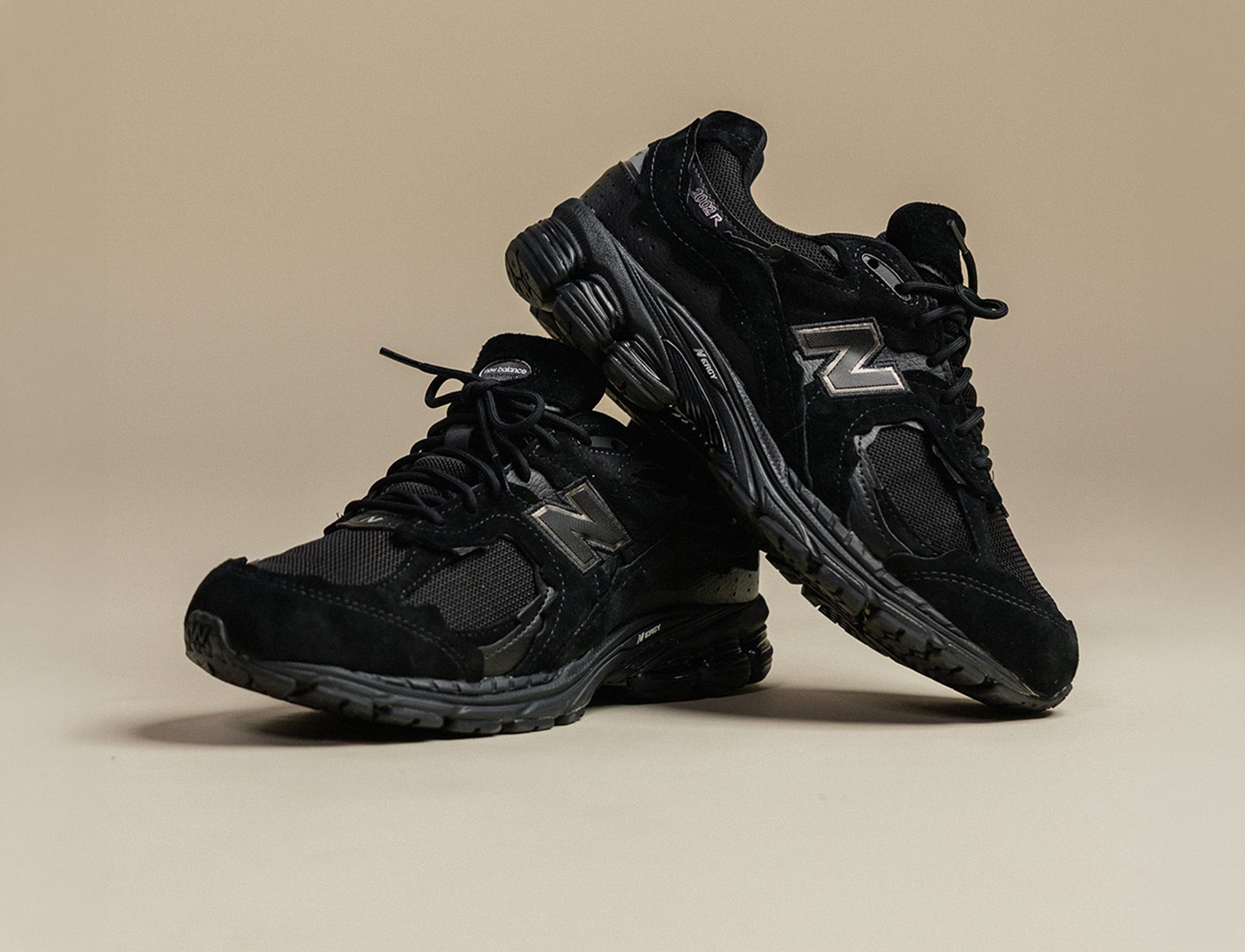 New Balance 2002R ‘Protection’ Pack black metallic