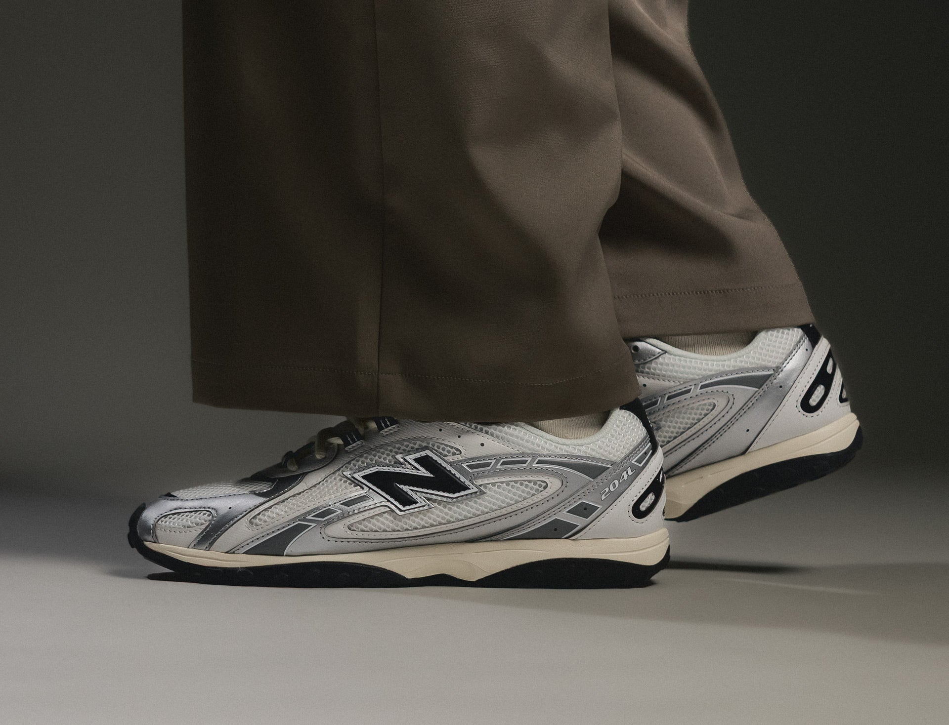 New Balance 204L black silver metallic