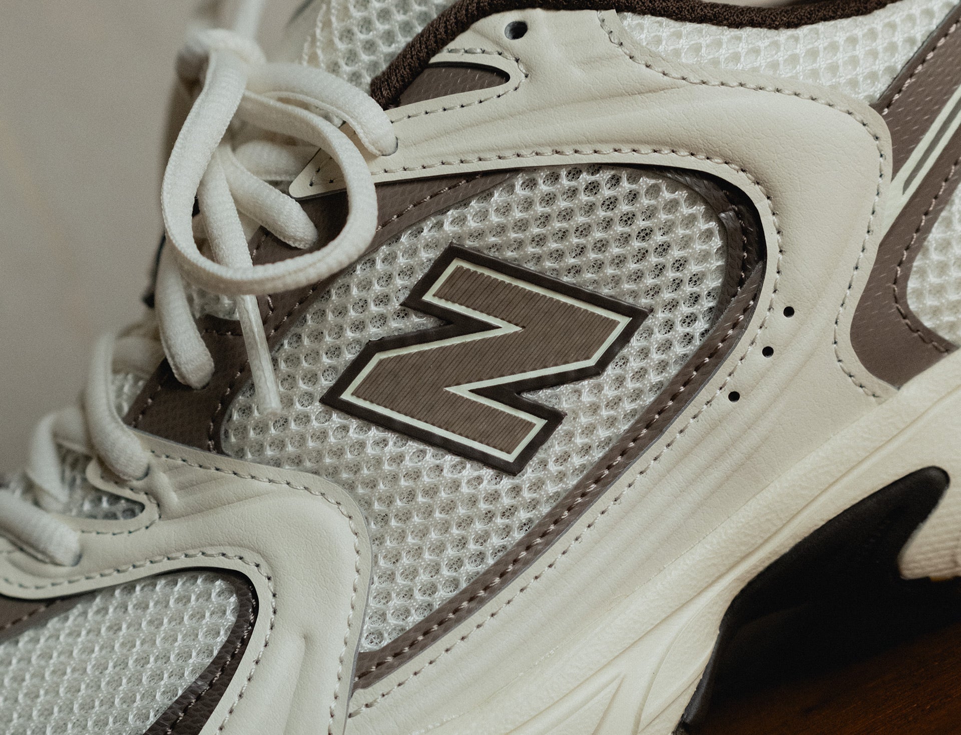 New Balance 530 white calm taupe