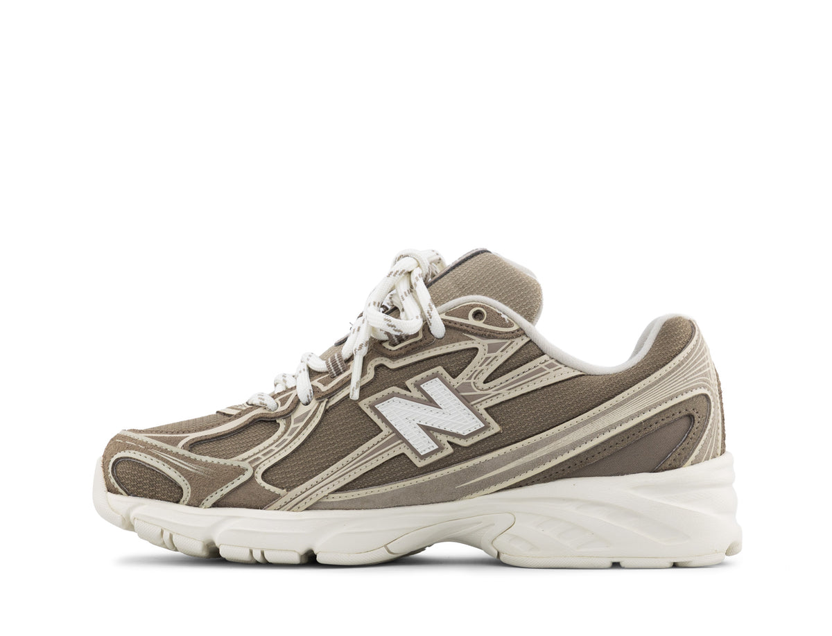 New Balance 740 mushroom