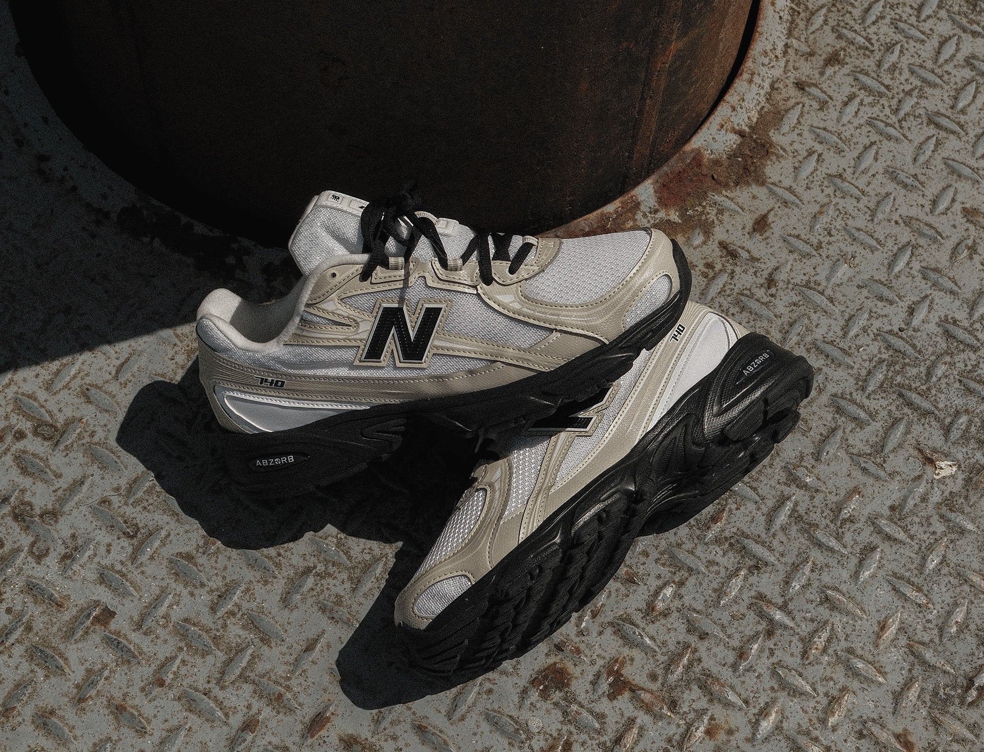 New Balance 740 timberwolf nb white