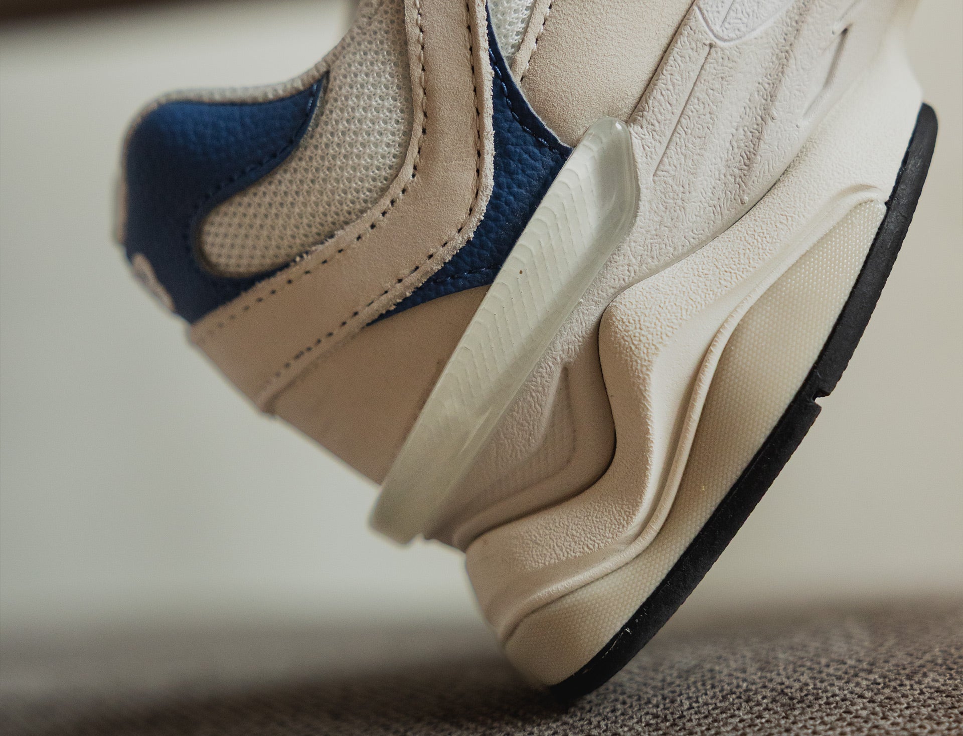 New Balance 9060 sea salt magic blue