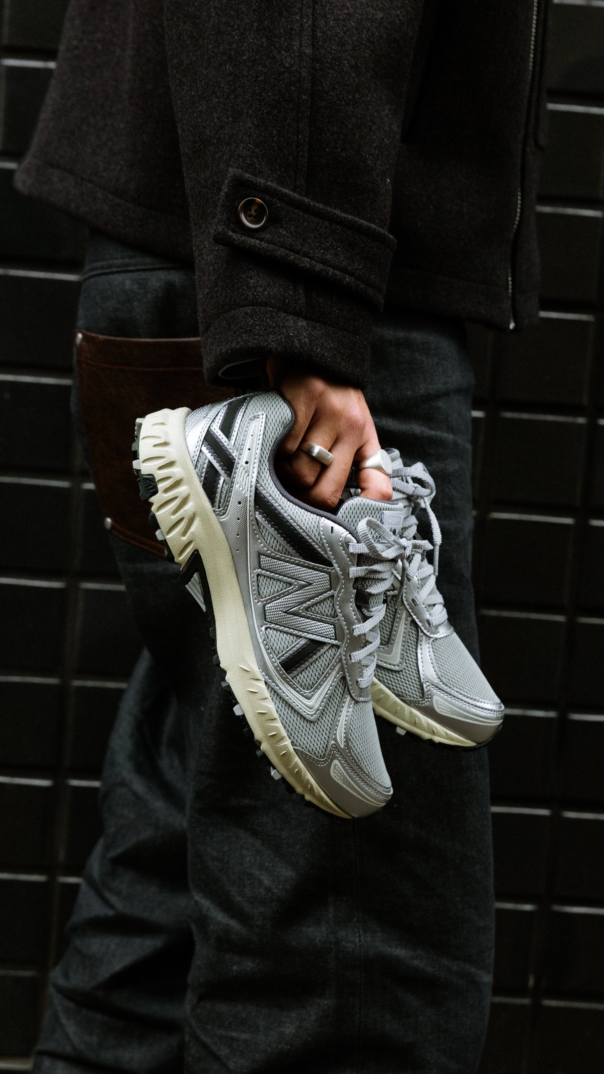 New Balance 410 rain cloud magnet