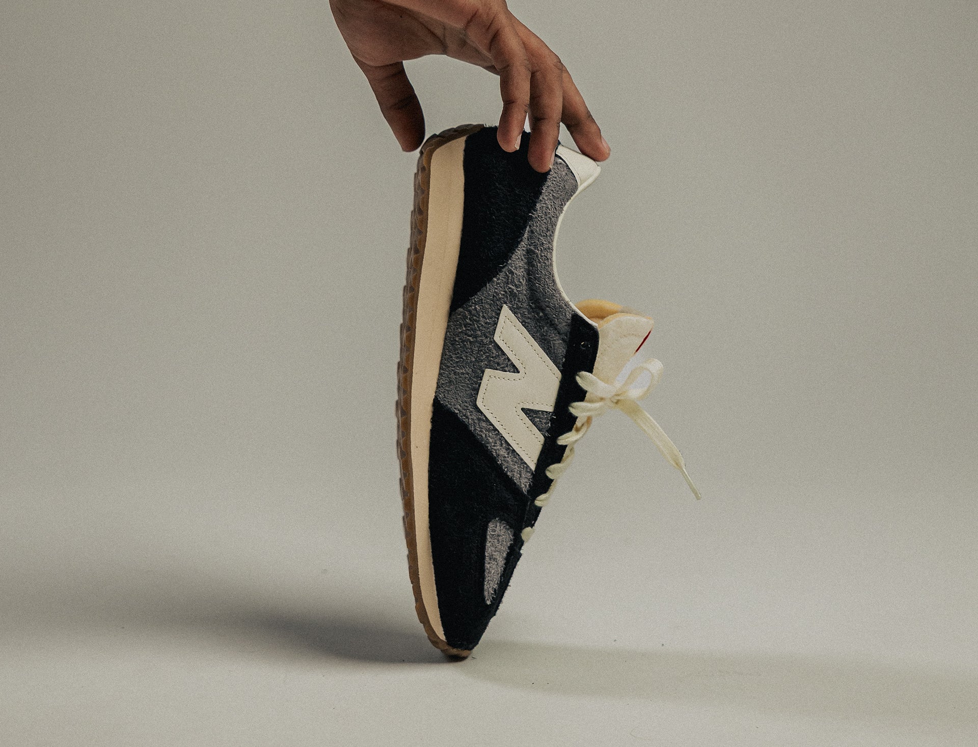 New Balance 471 castlerock black
