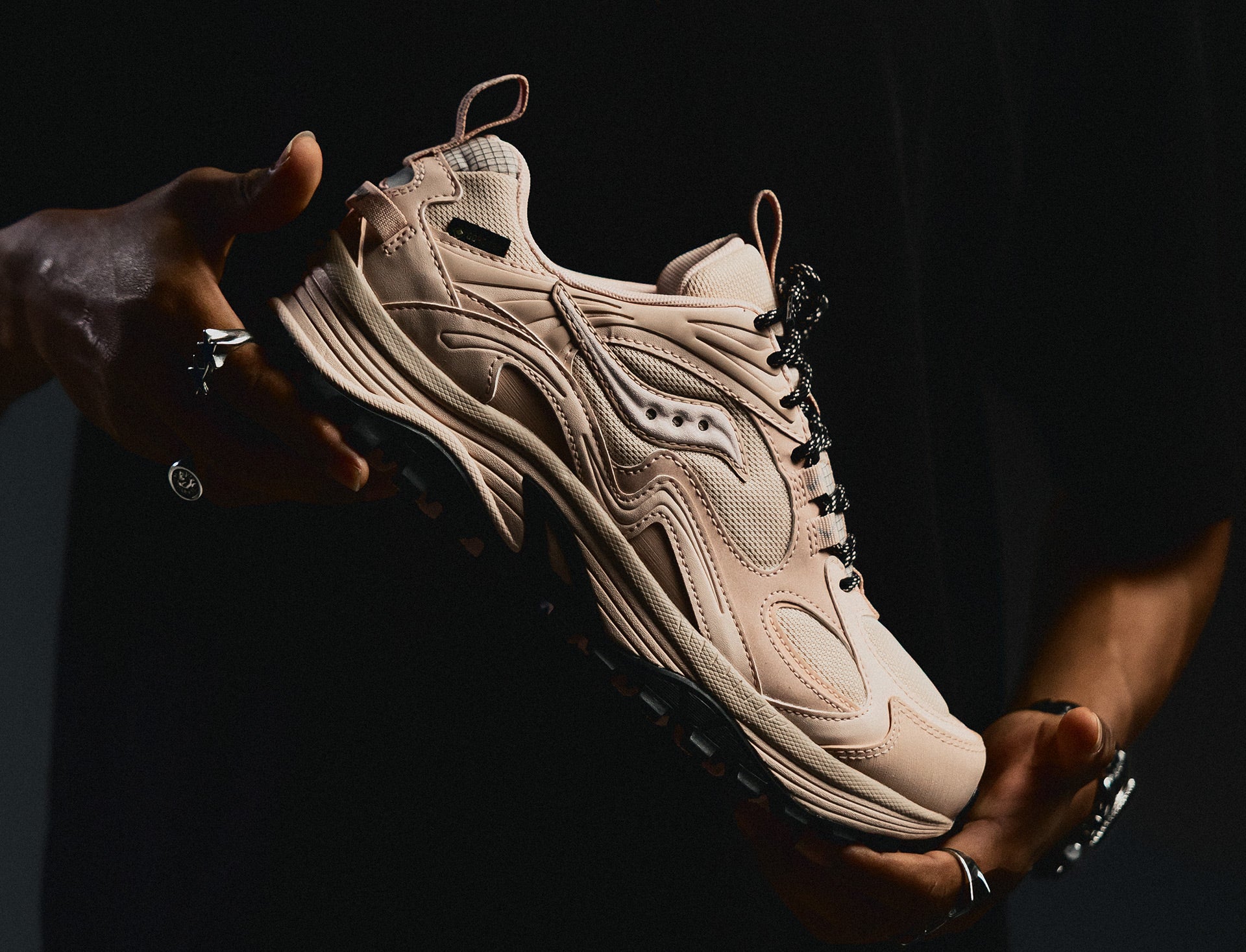 Saucony Grid Aura X GTX pink