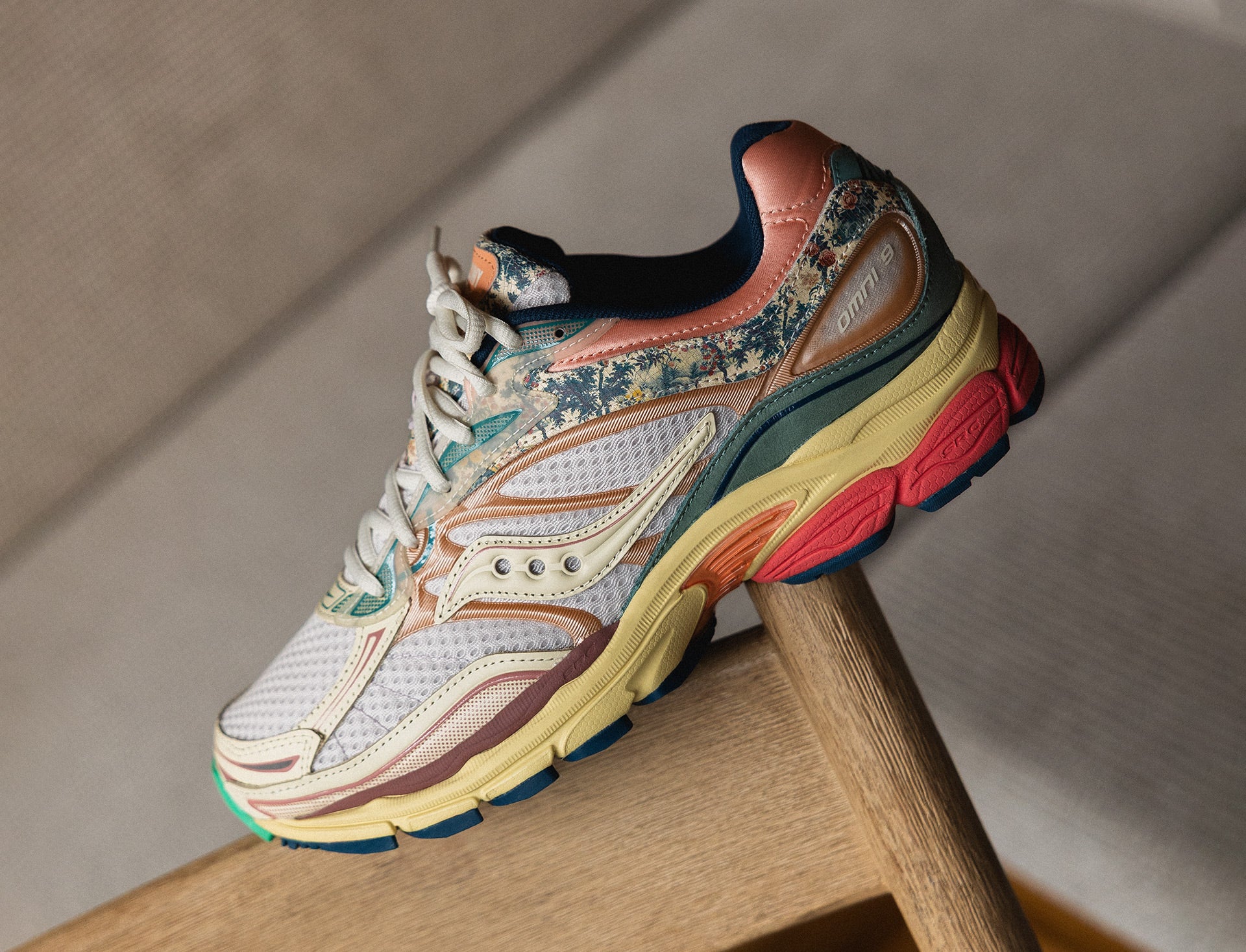 Saucony Progrid Omni 9 beige blue