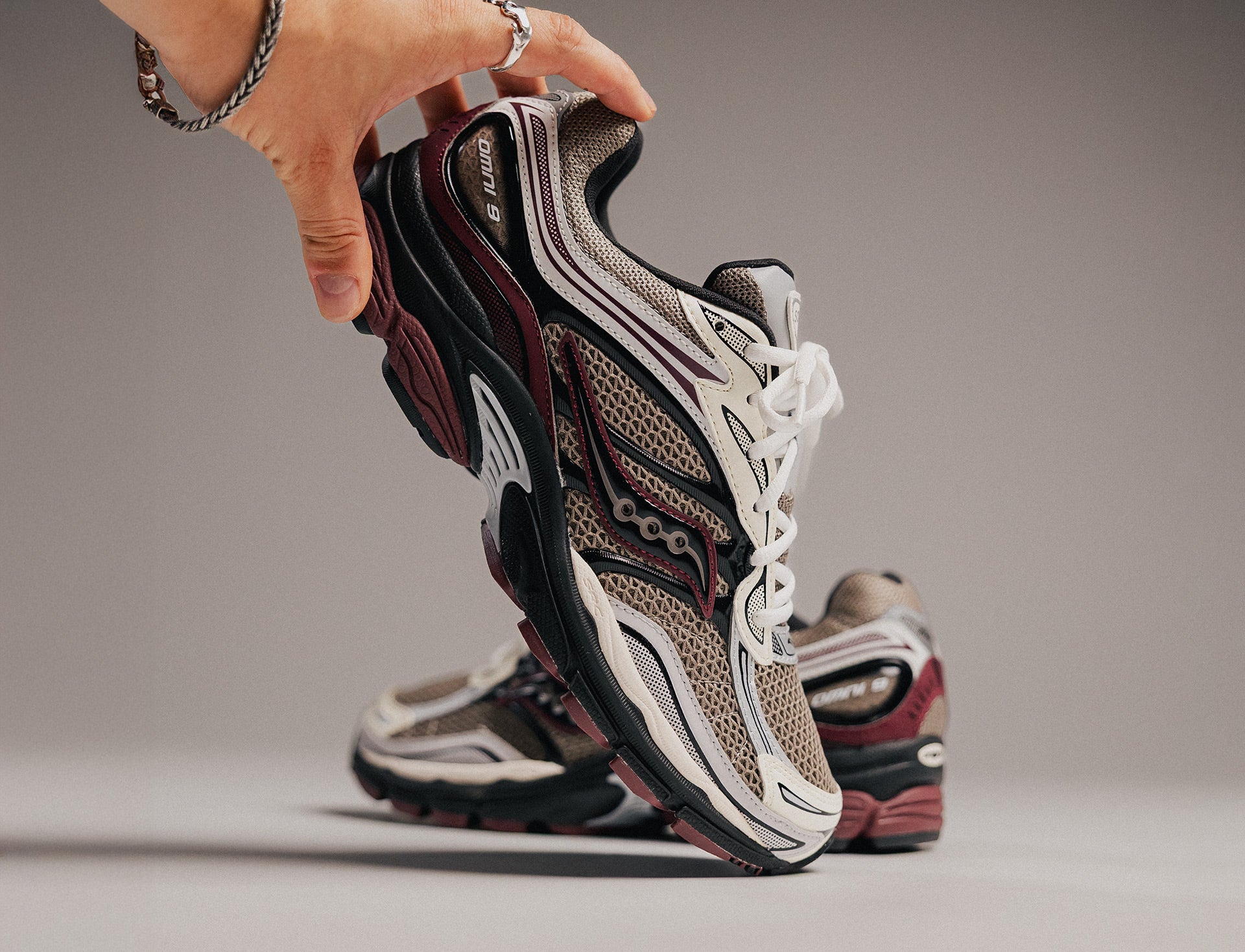 Saucony Progrid Omni 9 tan maroon