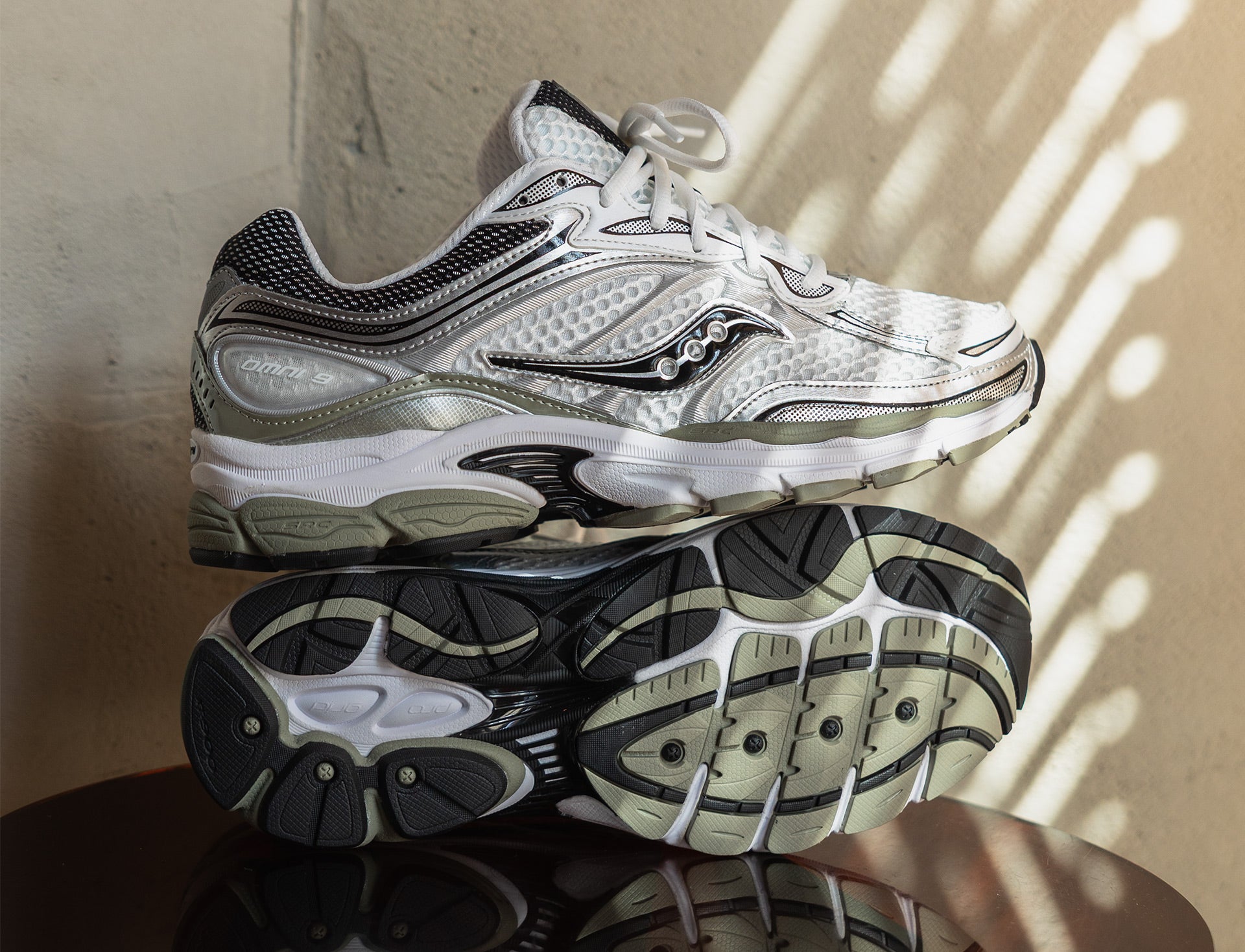 Saucony Progrid Omni 9 white sage