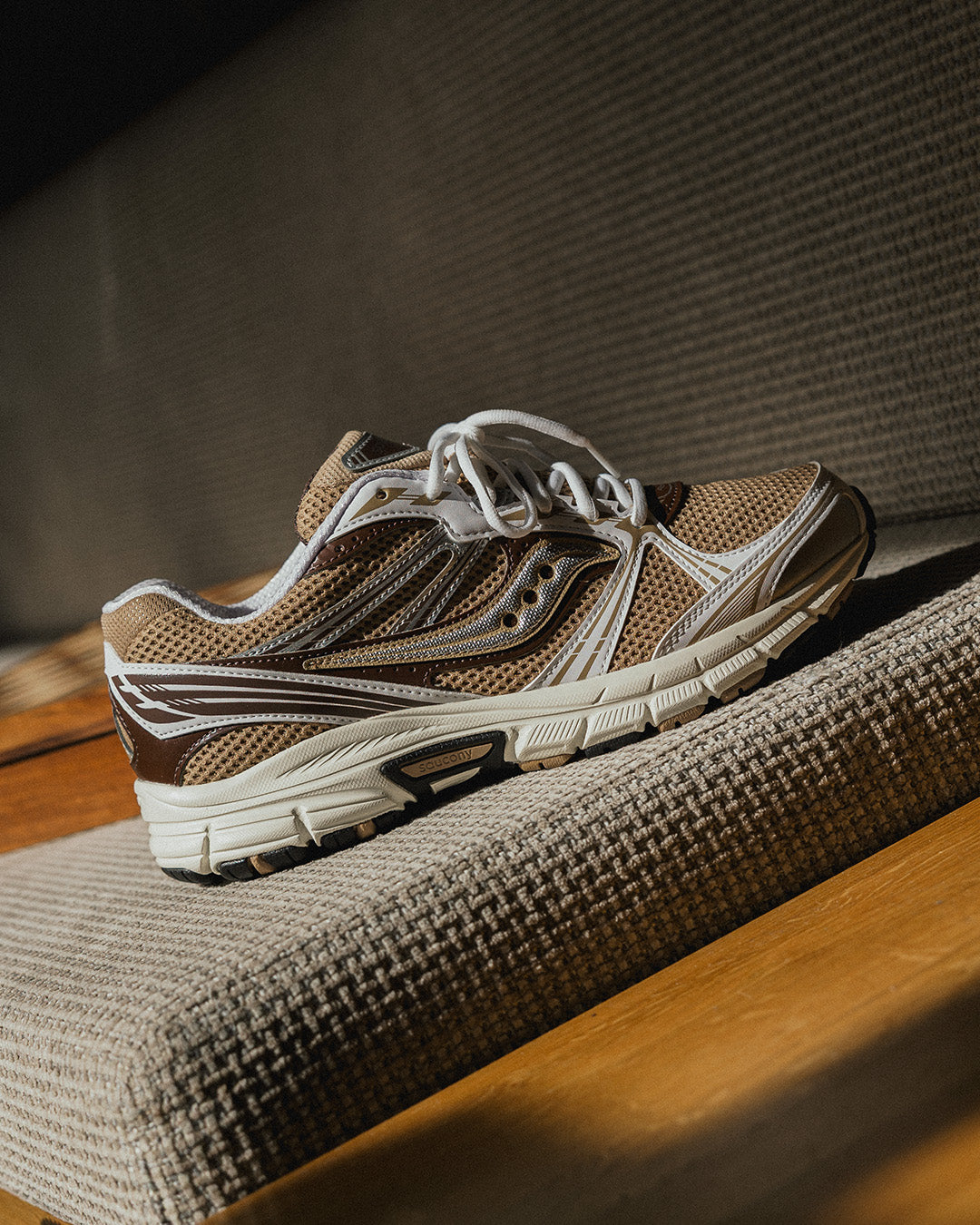 Saucony Grid Legacy saddle white