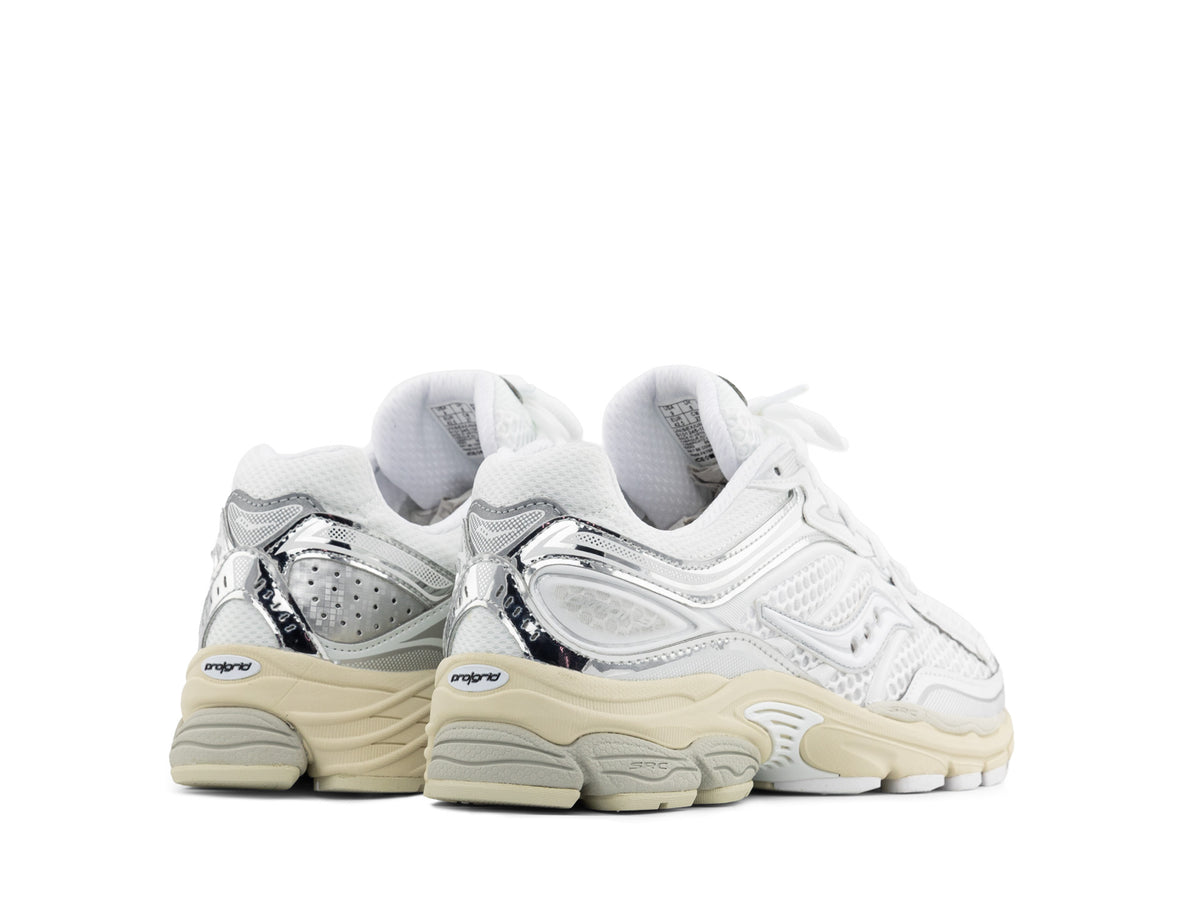 Saucony Progrid Omni 9 white eggshell