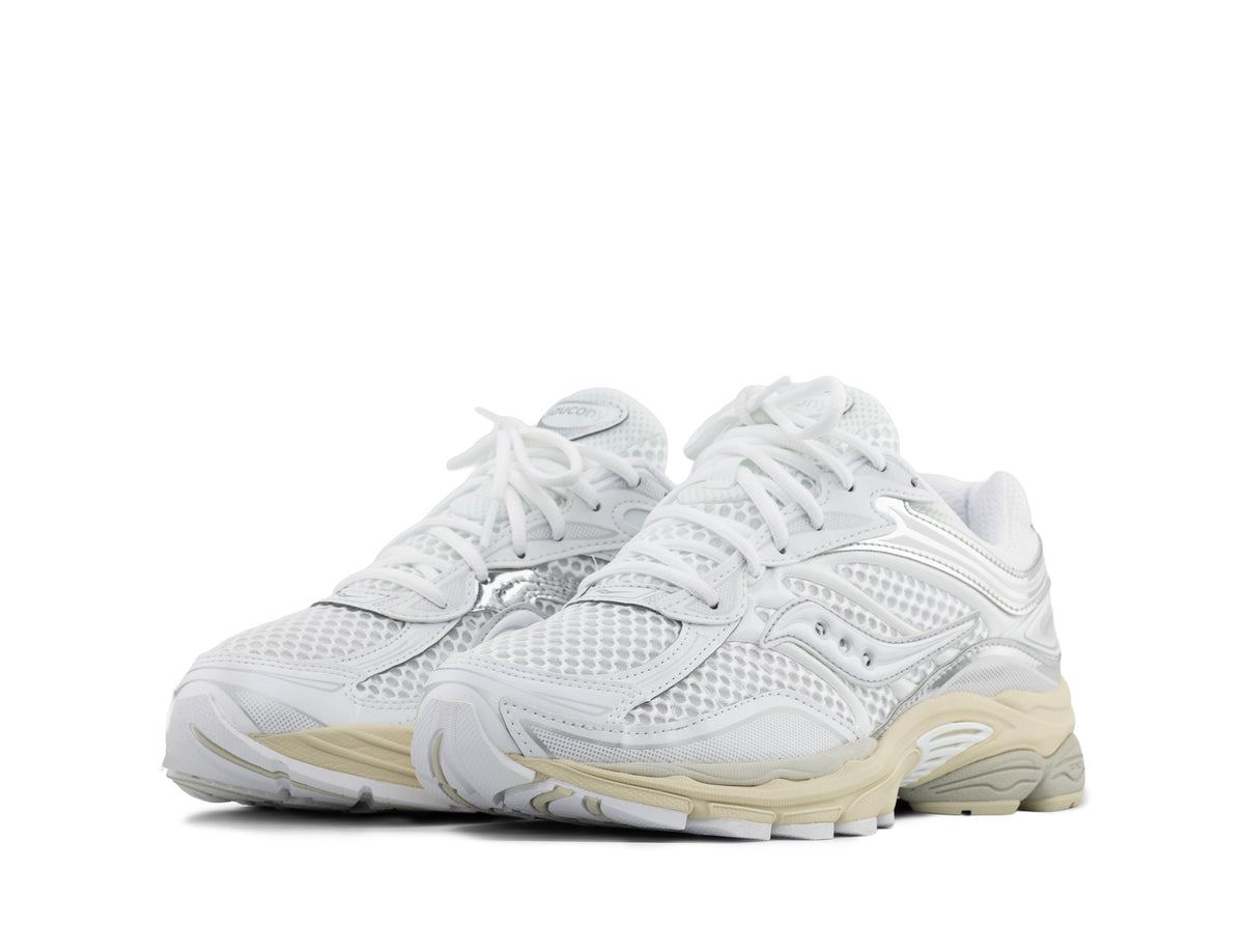 Saucony Progrid Omni 9 white eggshell