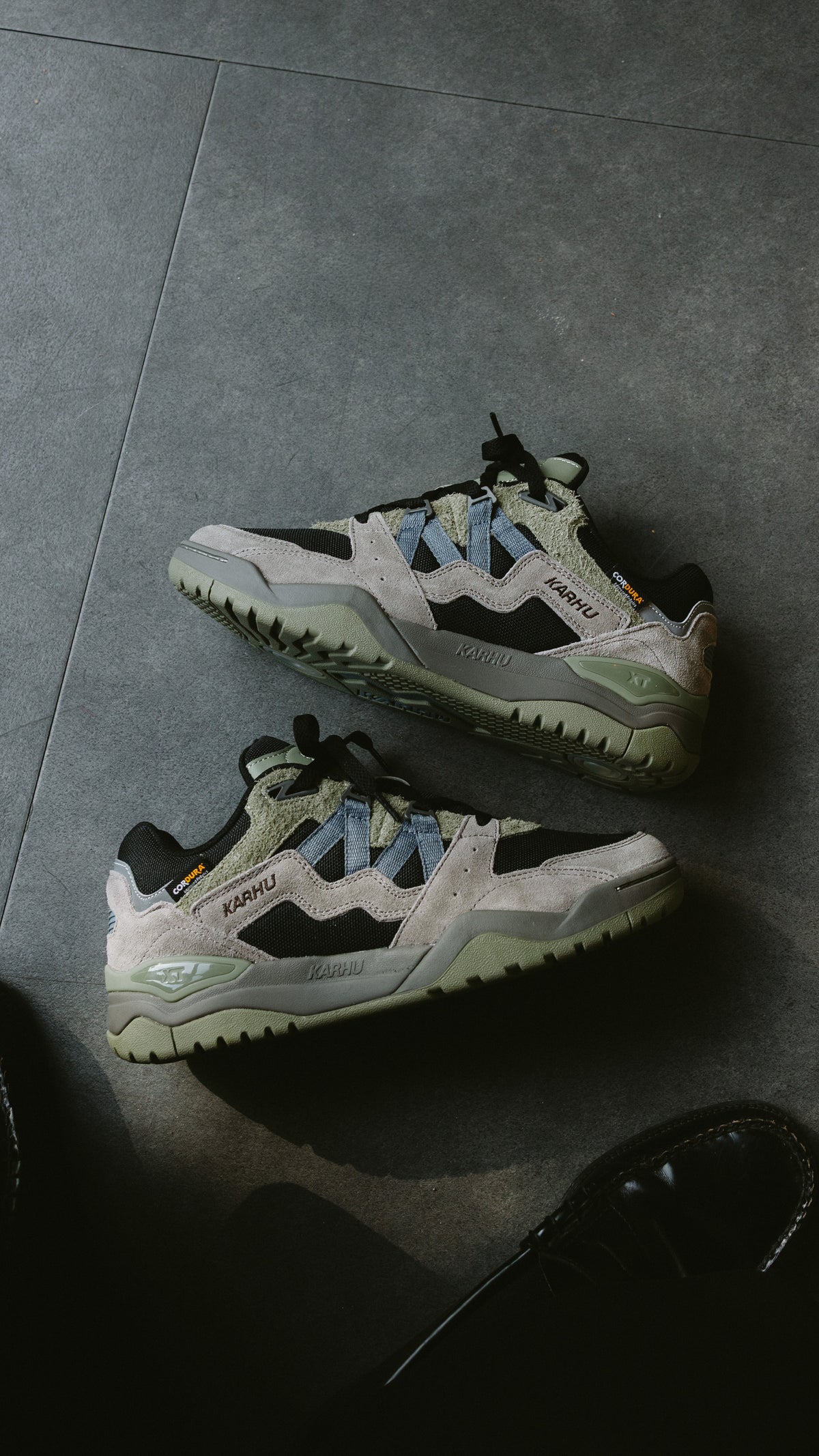 Karhu Fusion XT hematite gray shingles