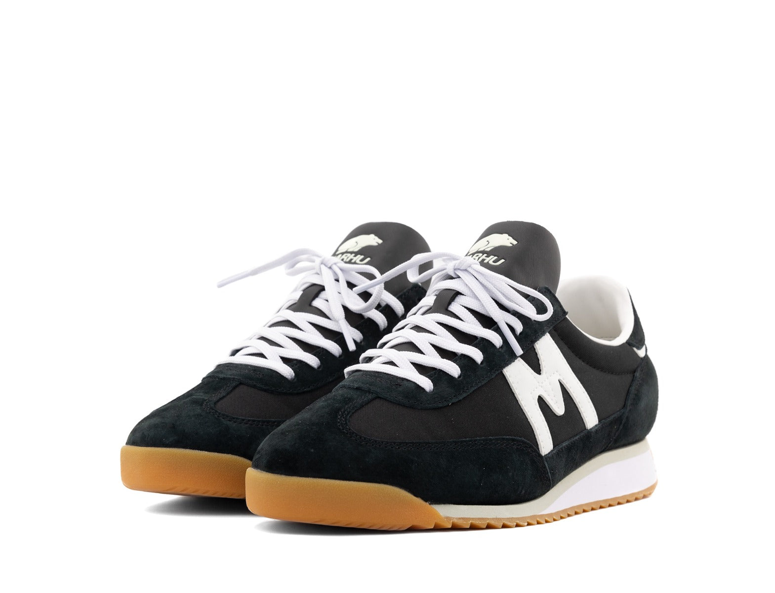 Karhu Mestari black white