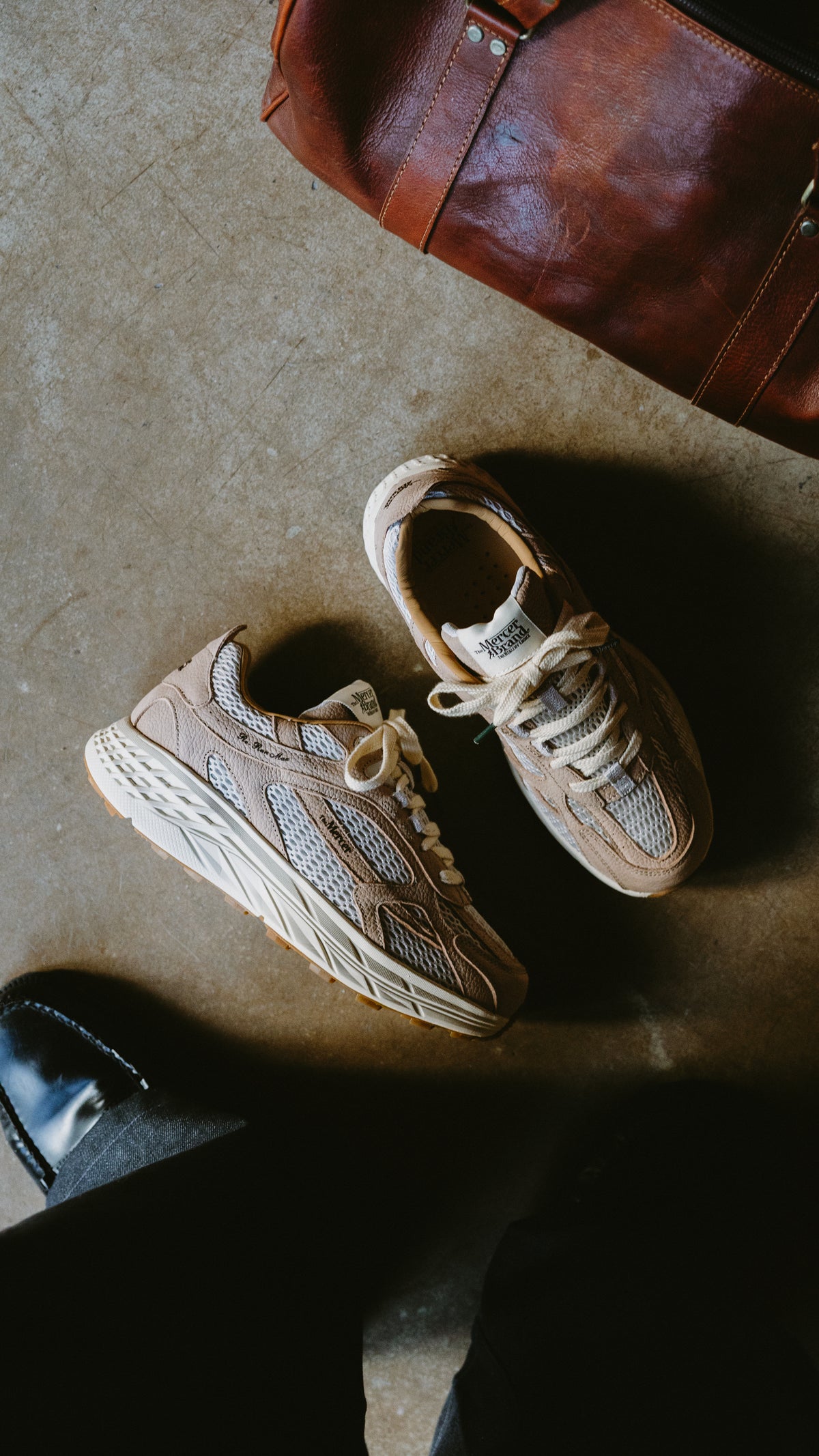 Mercer The Re-Run Max Nubuck off white